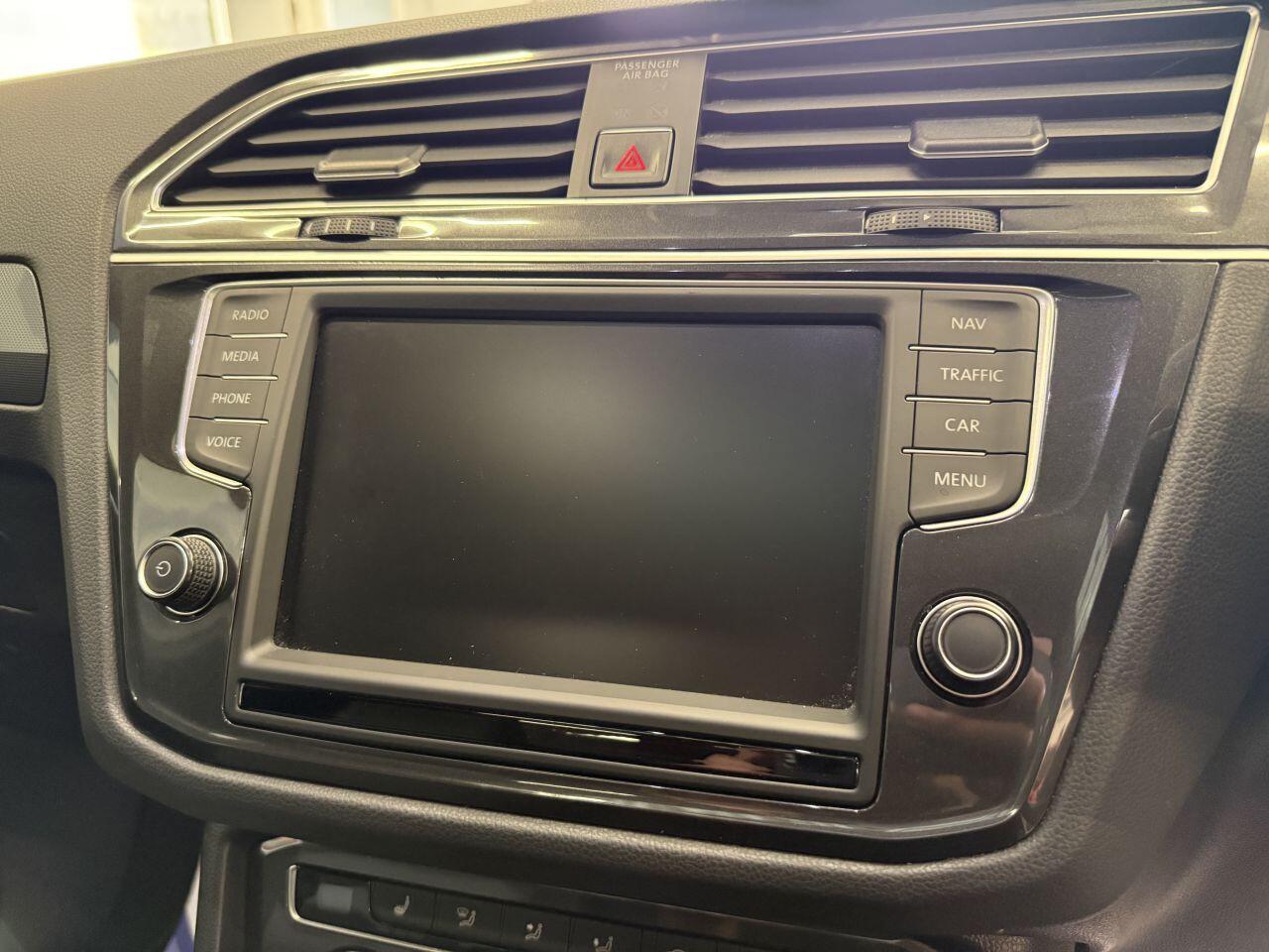 Volkswagen Tiguan view 17
