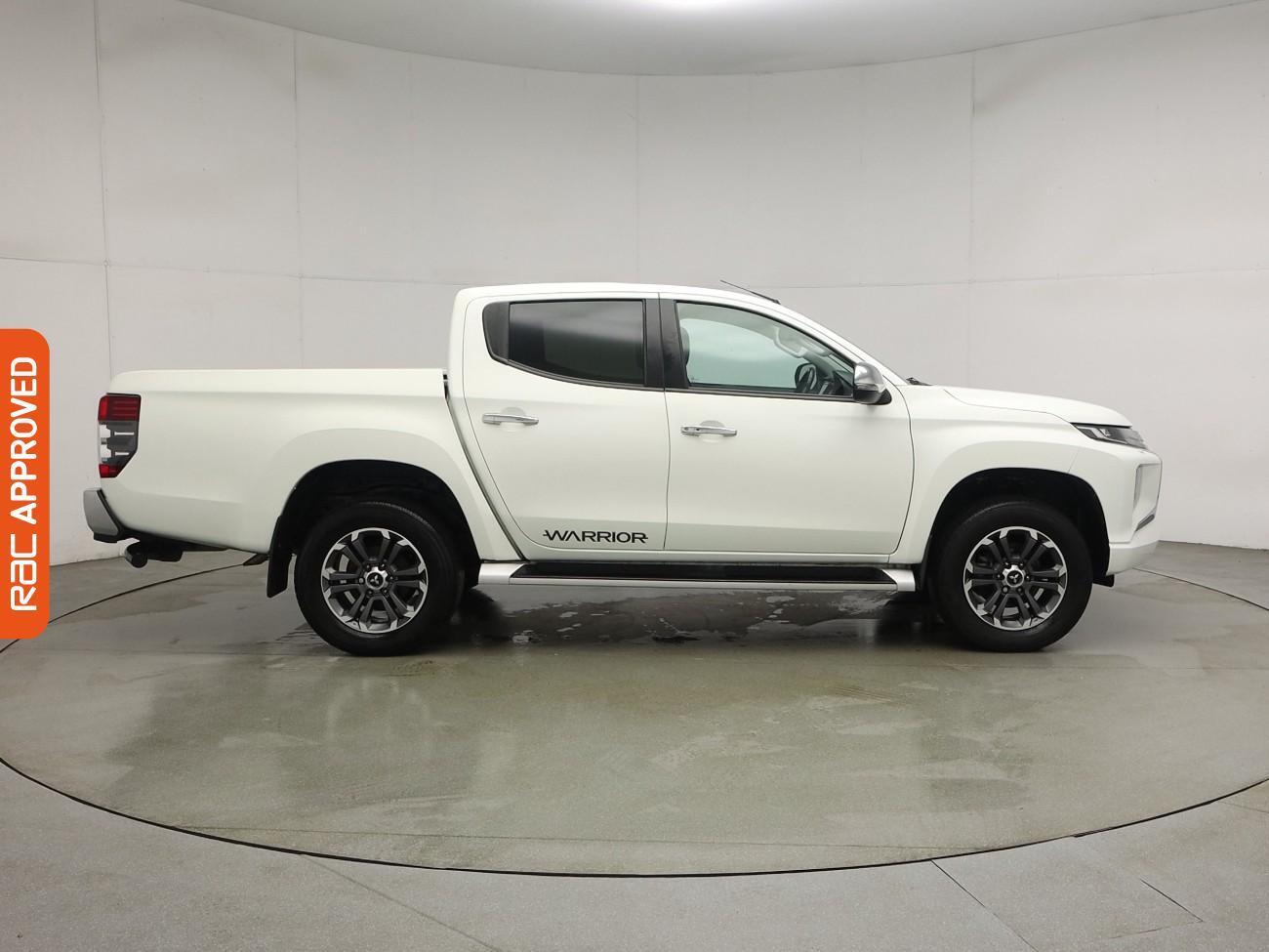 Mitsubishi L200 view 4
