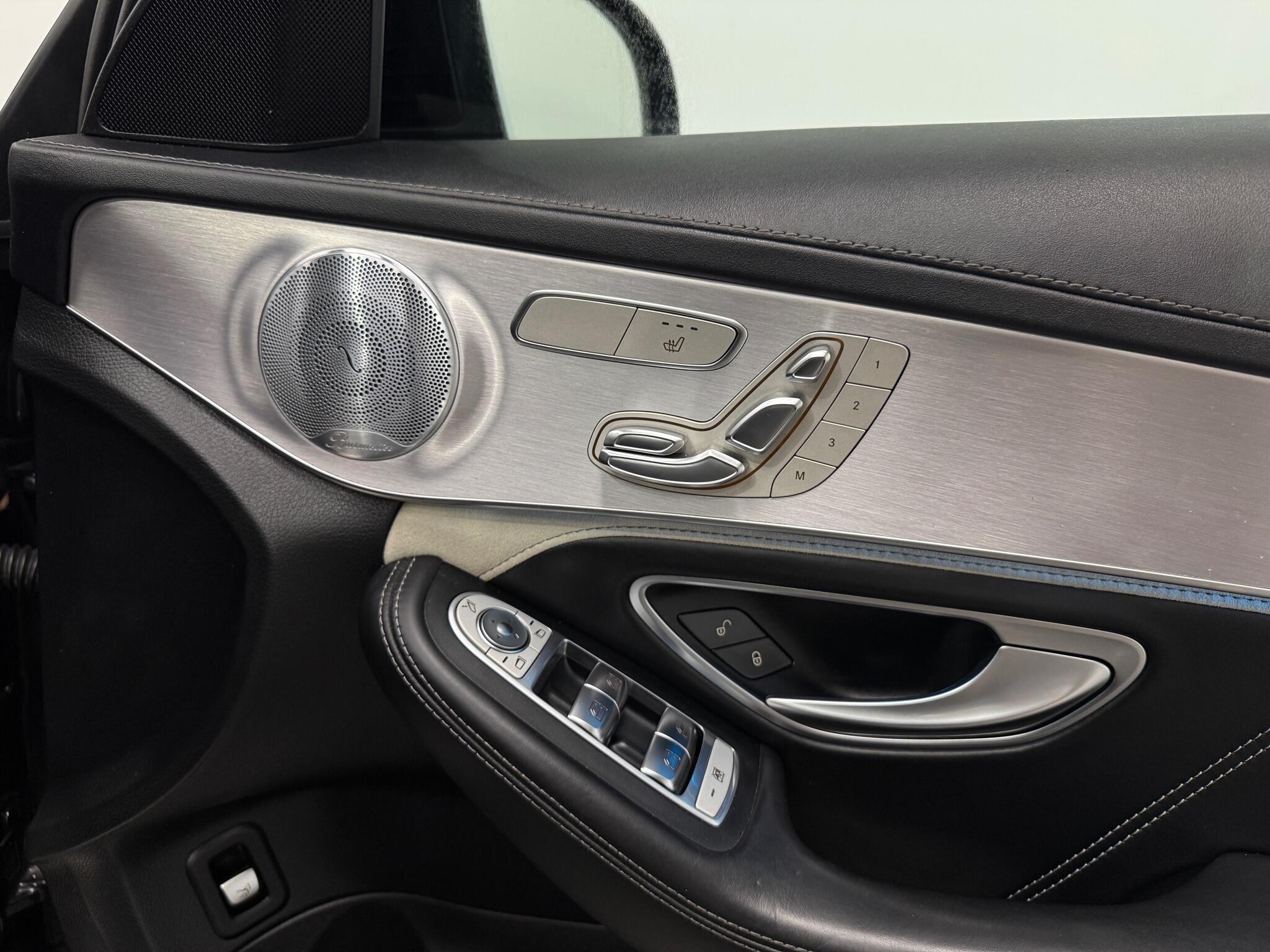 Mercedes-Benz C-Class view 13