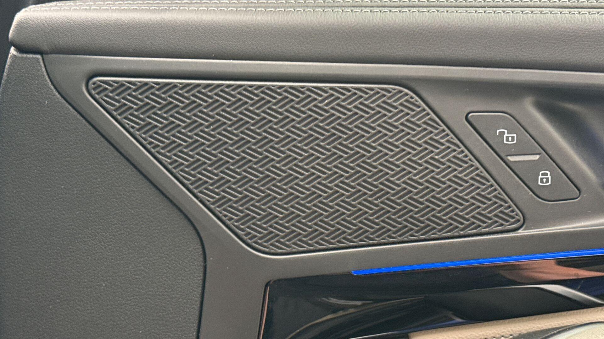 BMW X1 view 21