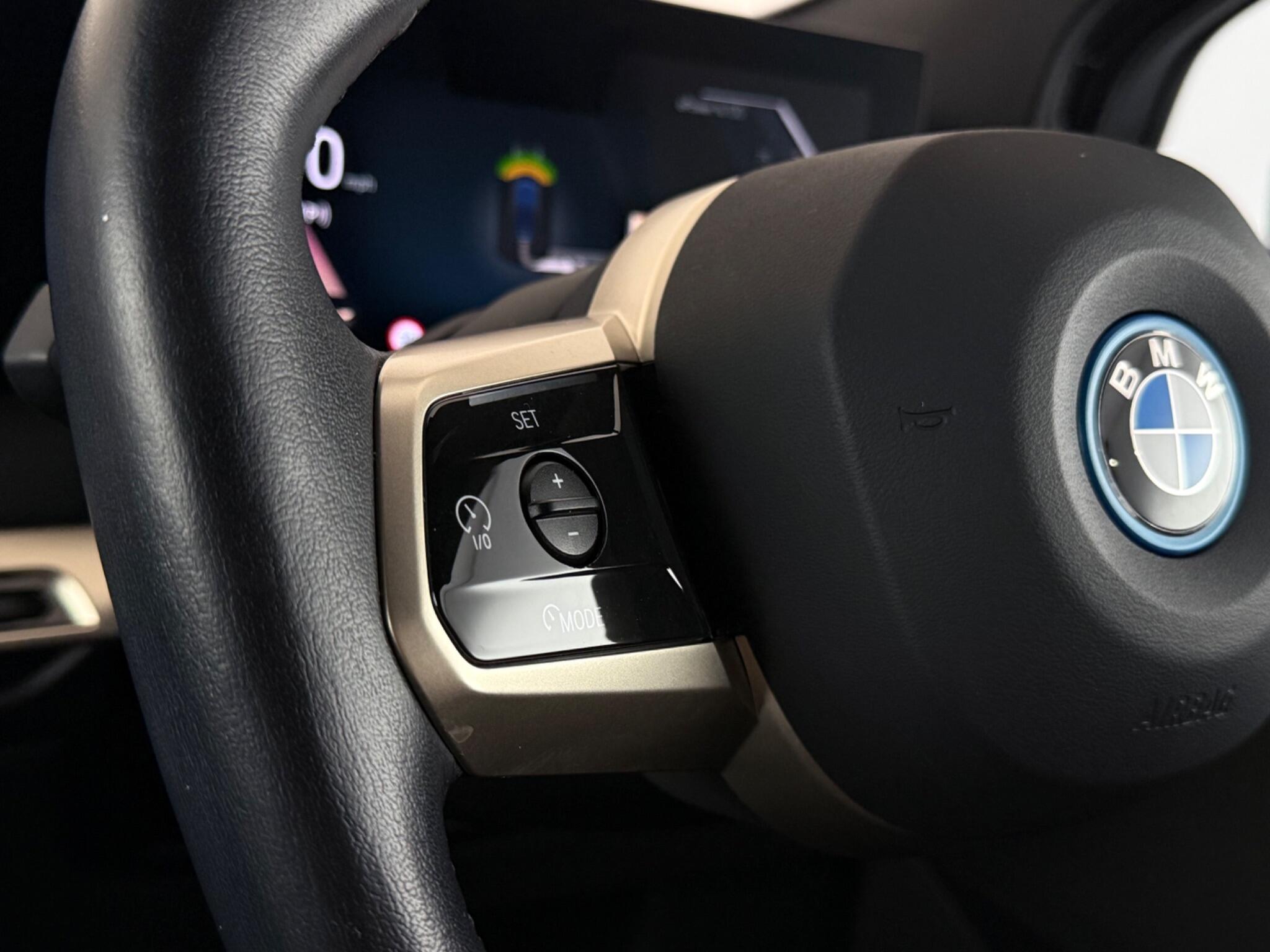 BMW Ix view 14