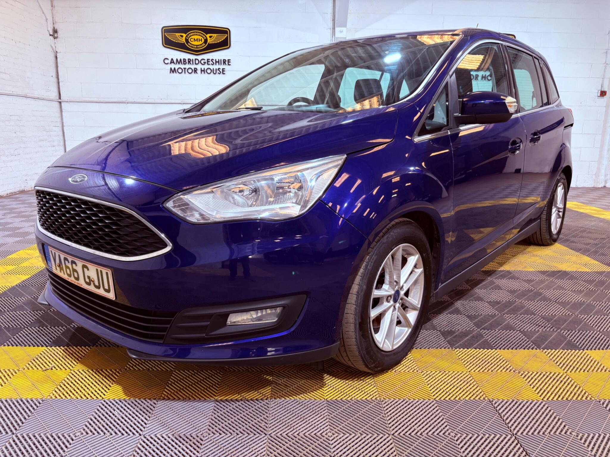 Ford Grand C-Max view 3