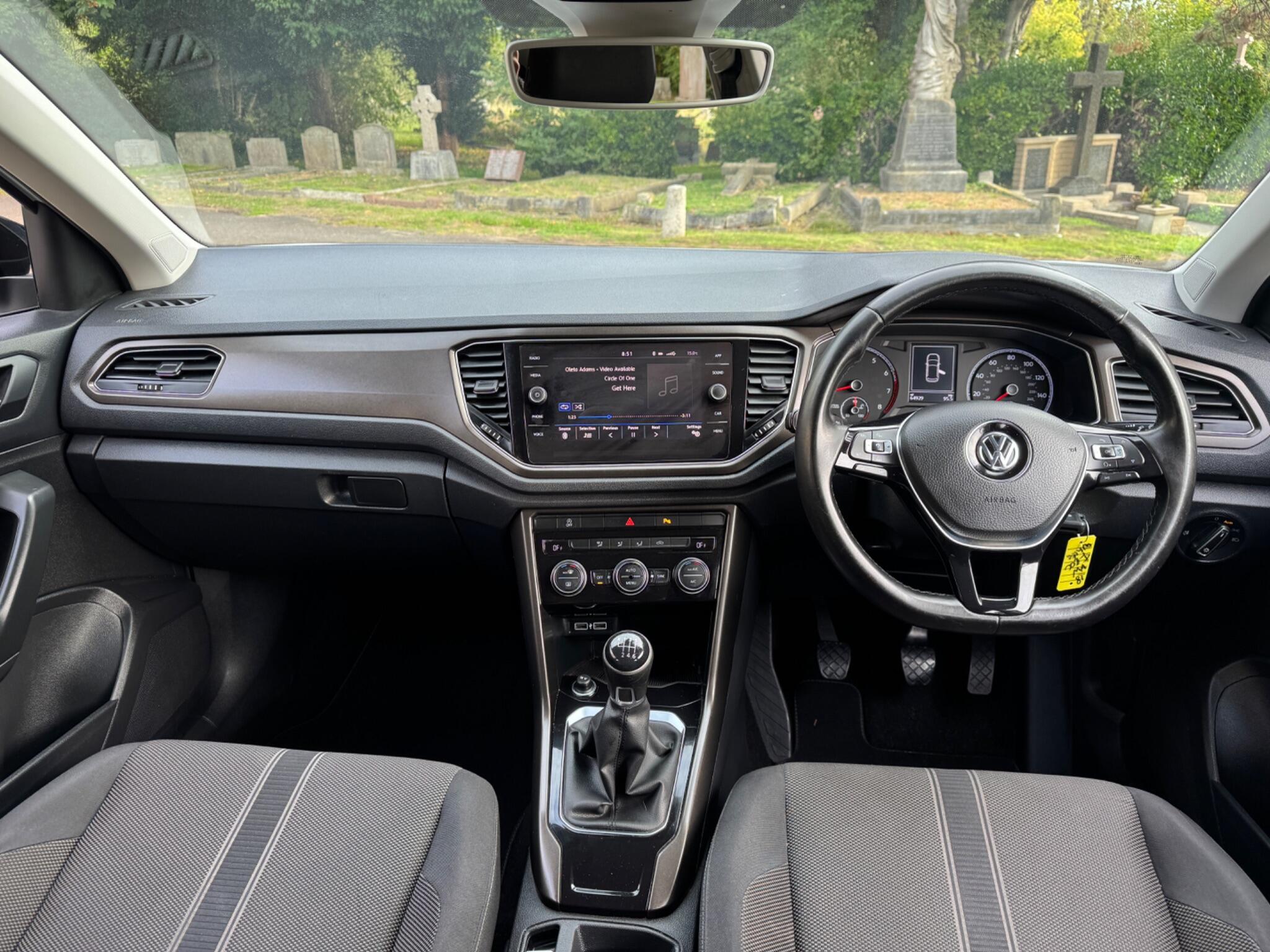 Volkswagen T-Roc view 23
