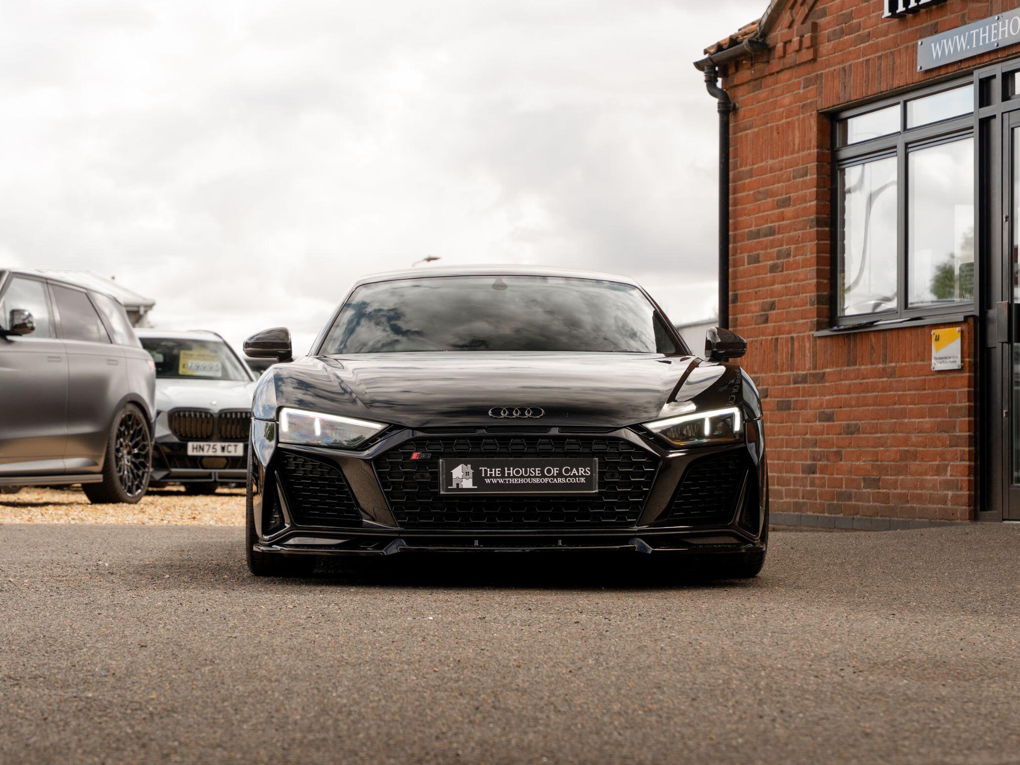 Audi R8 view 2