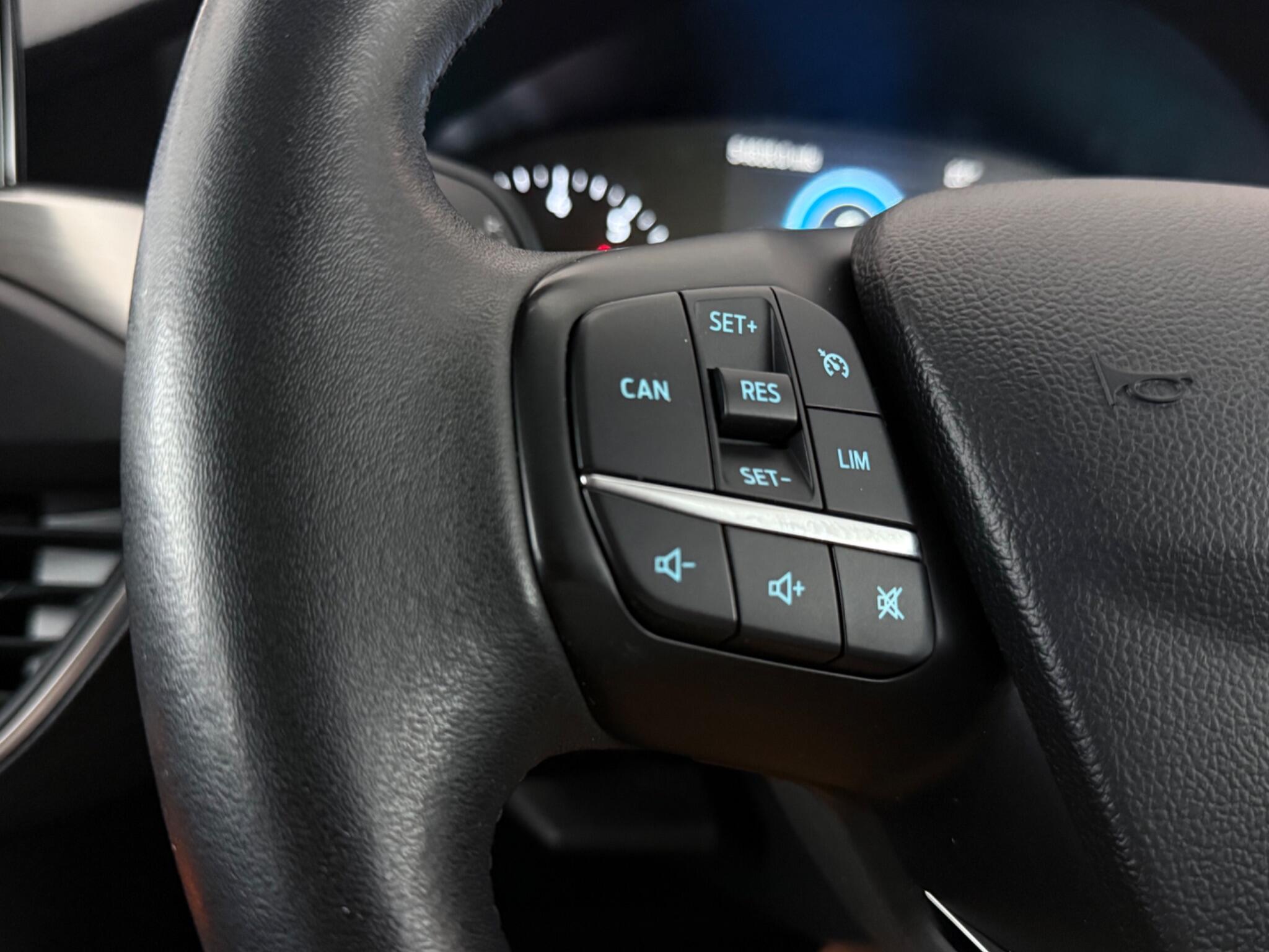 Ford Focus view 12