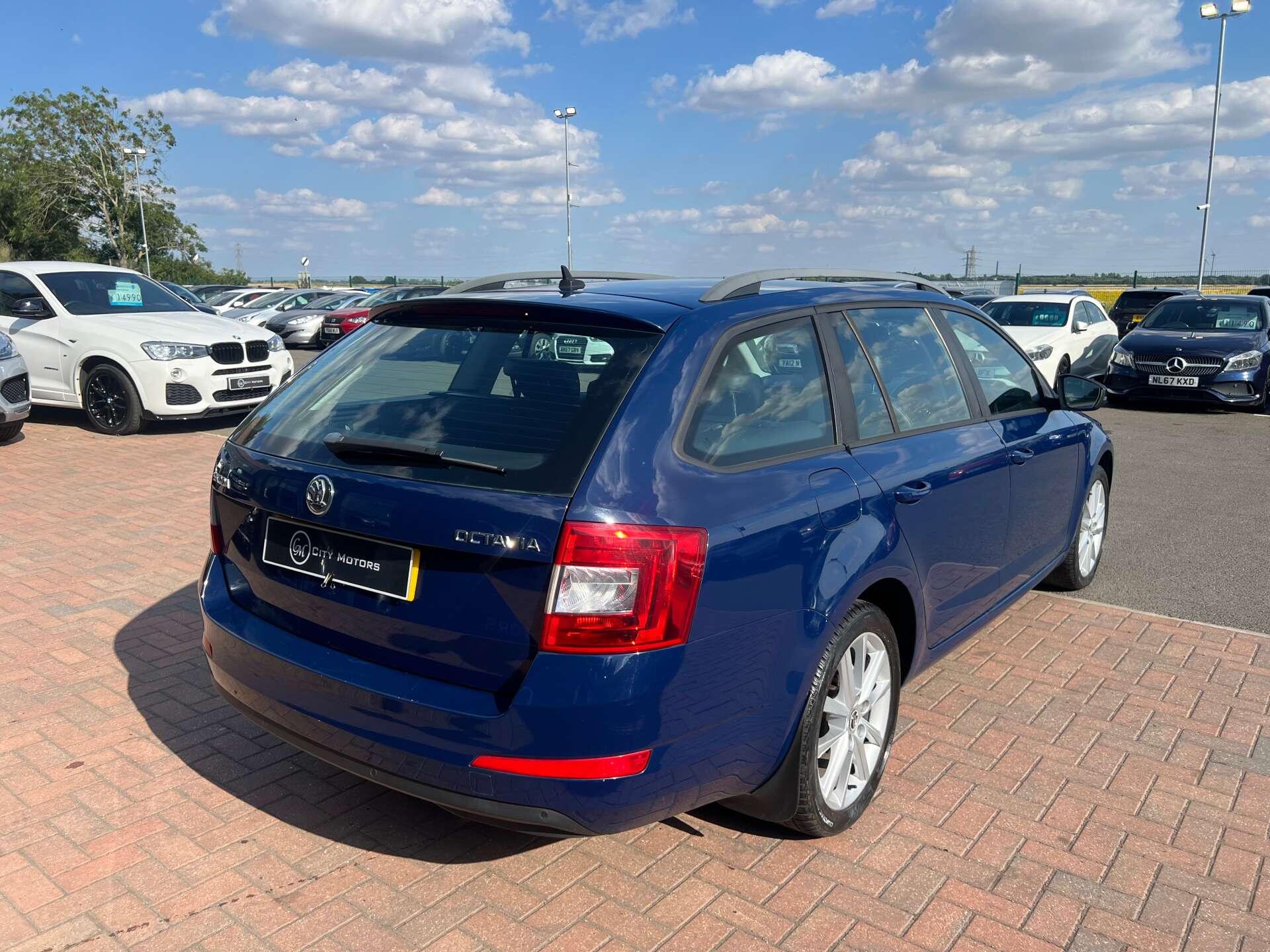 Skoda Octavia view 7