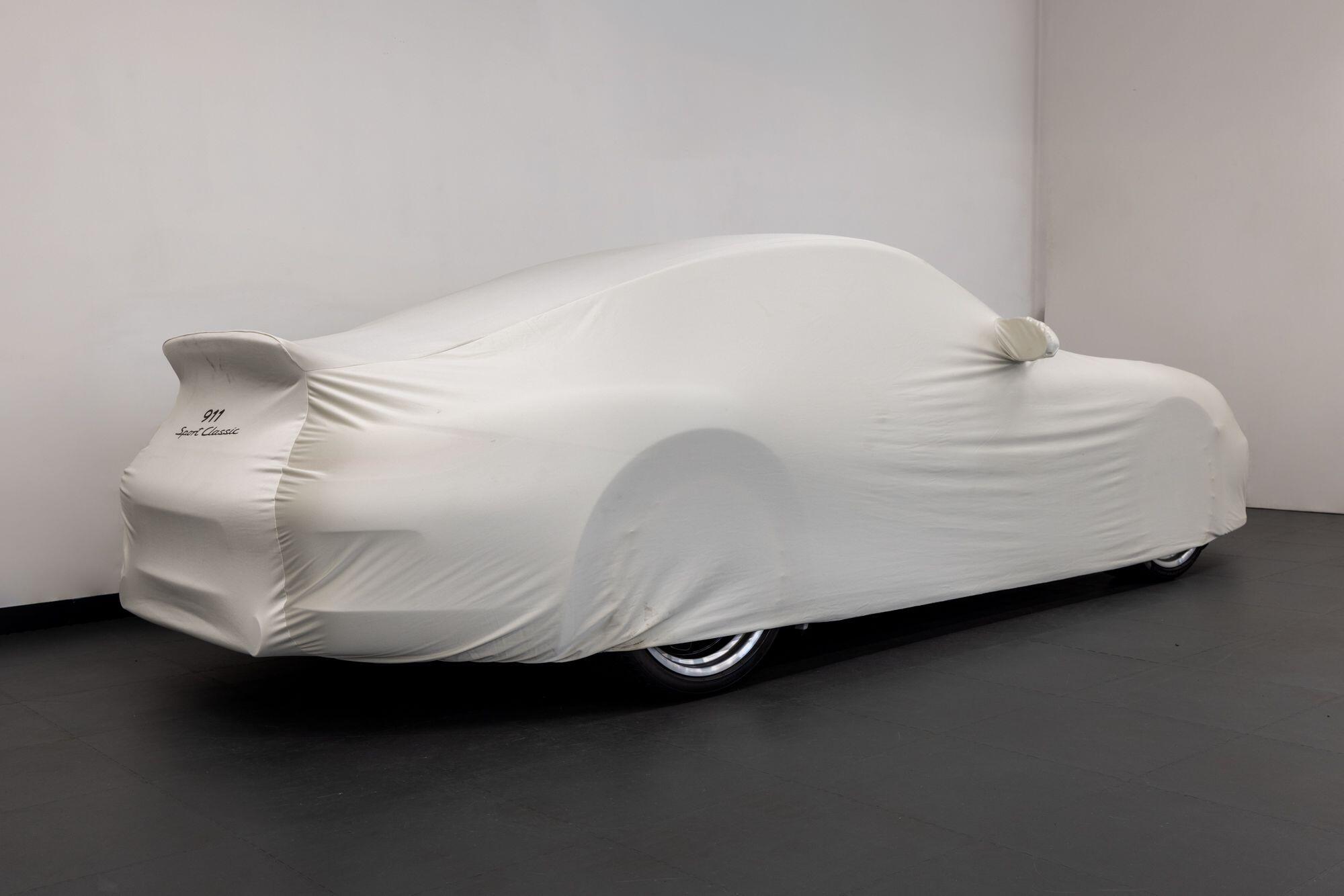 Porsche 911 view 55