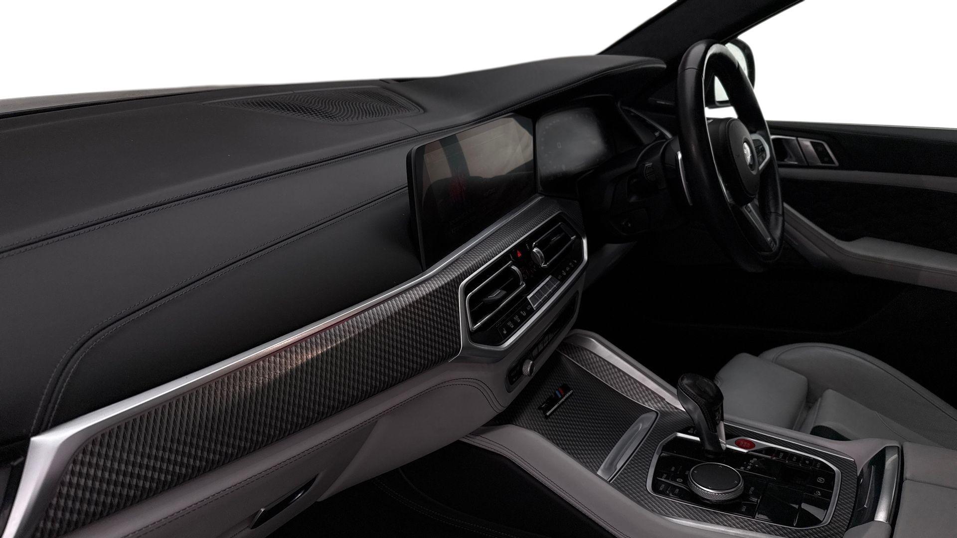 BMW X6 M view 7