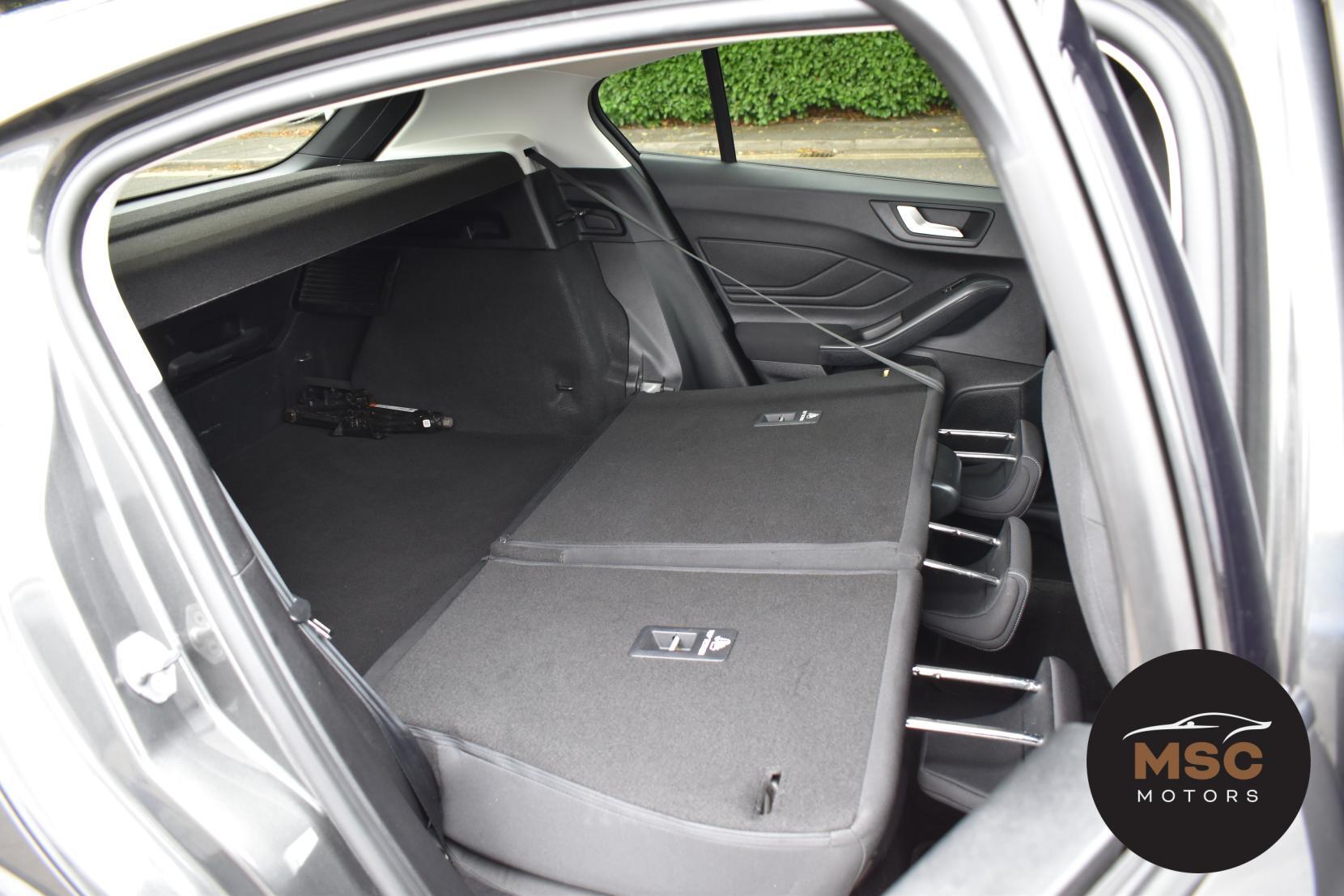 Ford Focus view 37