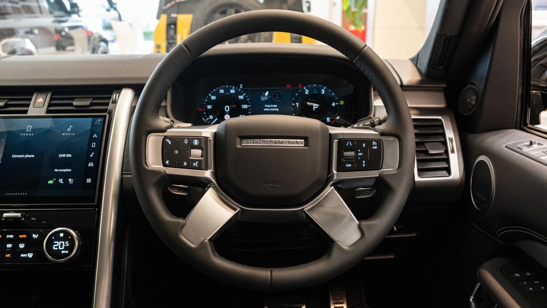 Land Rover Discovery view 19