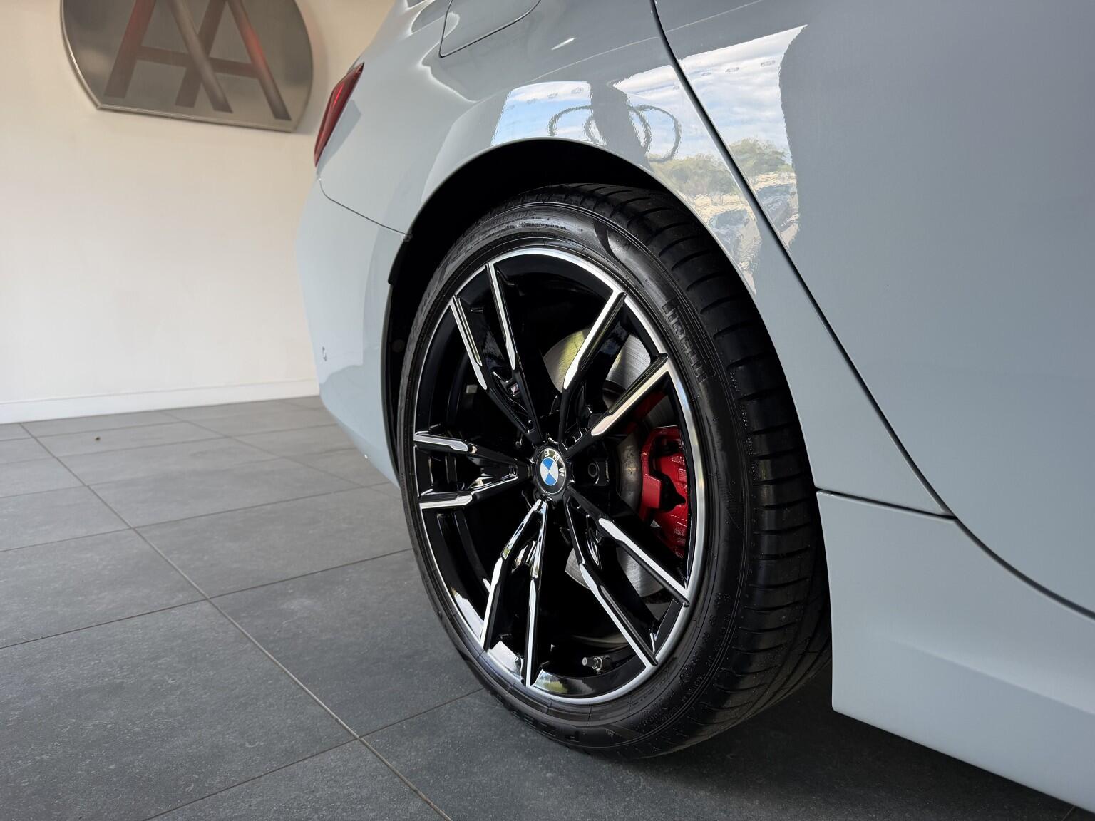 BMW 3 Series view 43