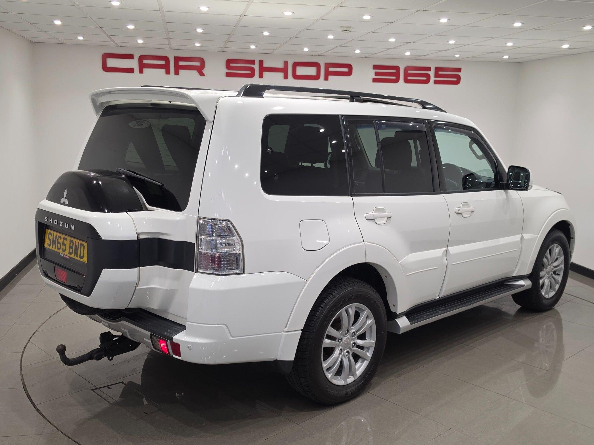 Mitsubishi Shogun view 5
