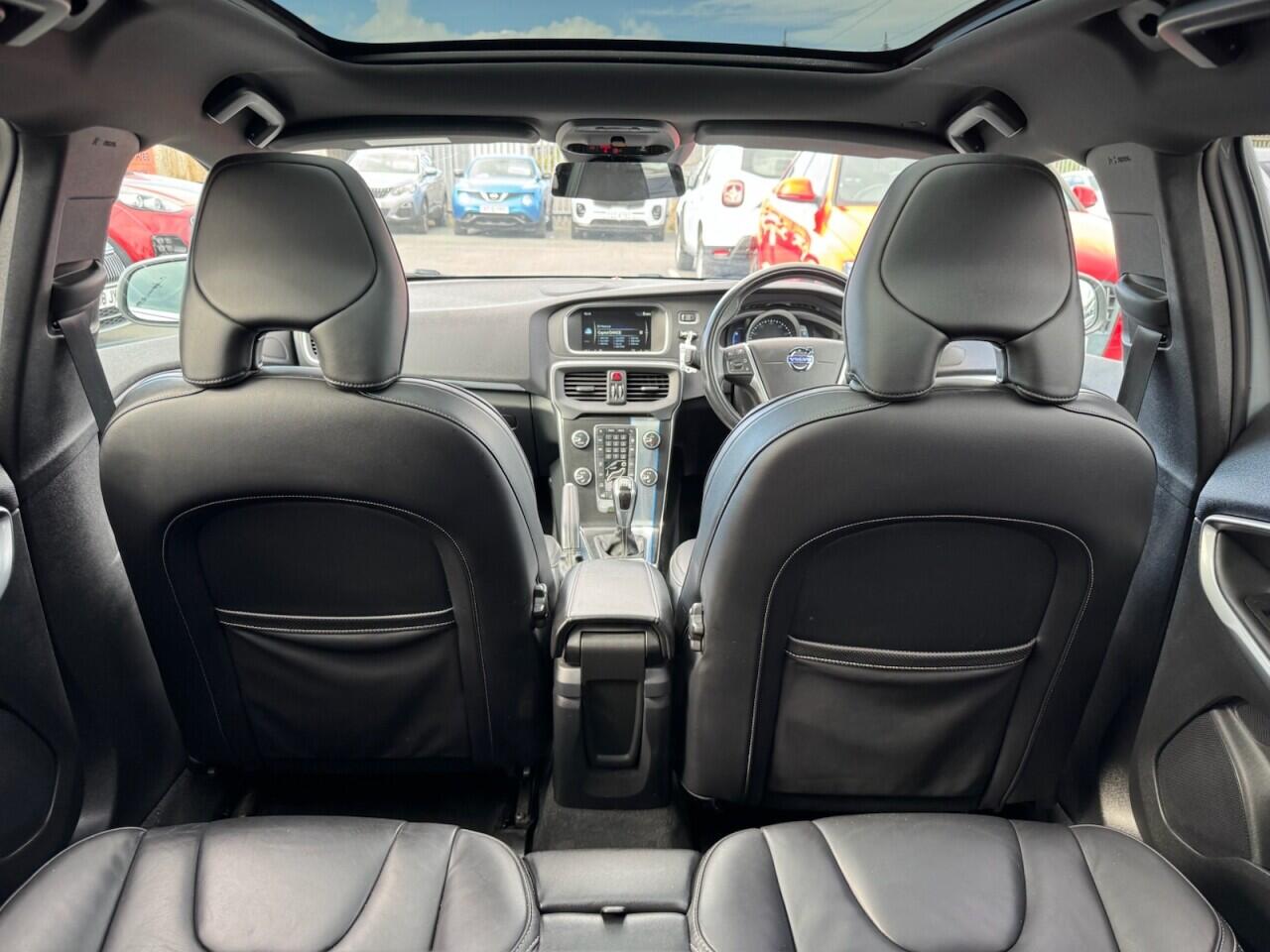 Volvo V40 view 15