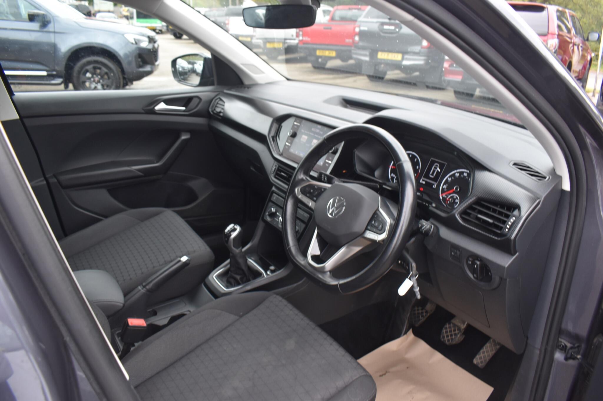 T-Cross - 1.0 TSI SE Euro 6 (s/s) 5dr - Image 28