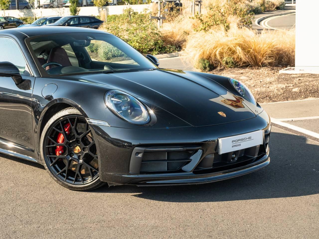 Porsche 911 view 15