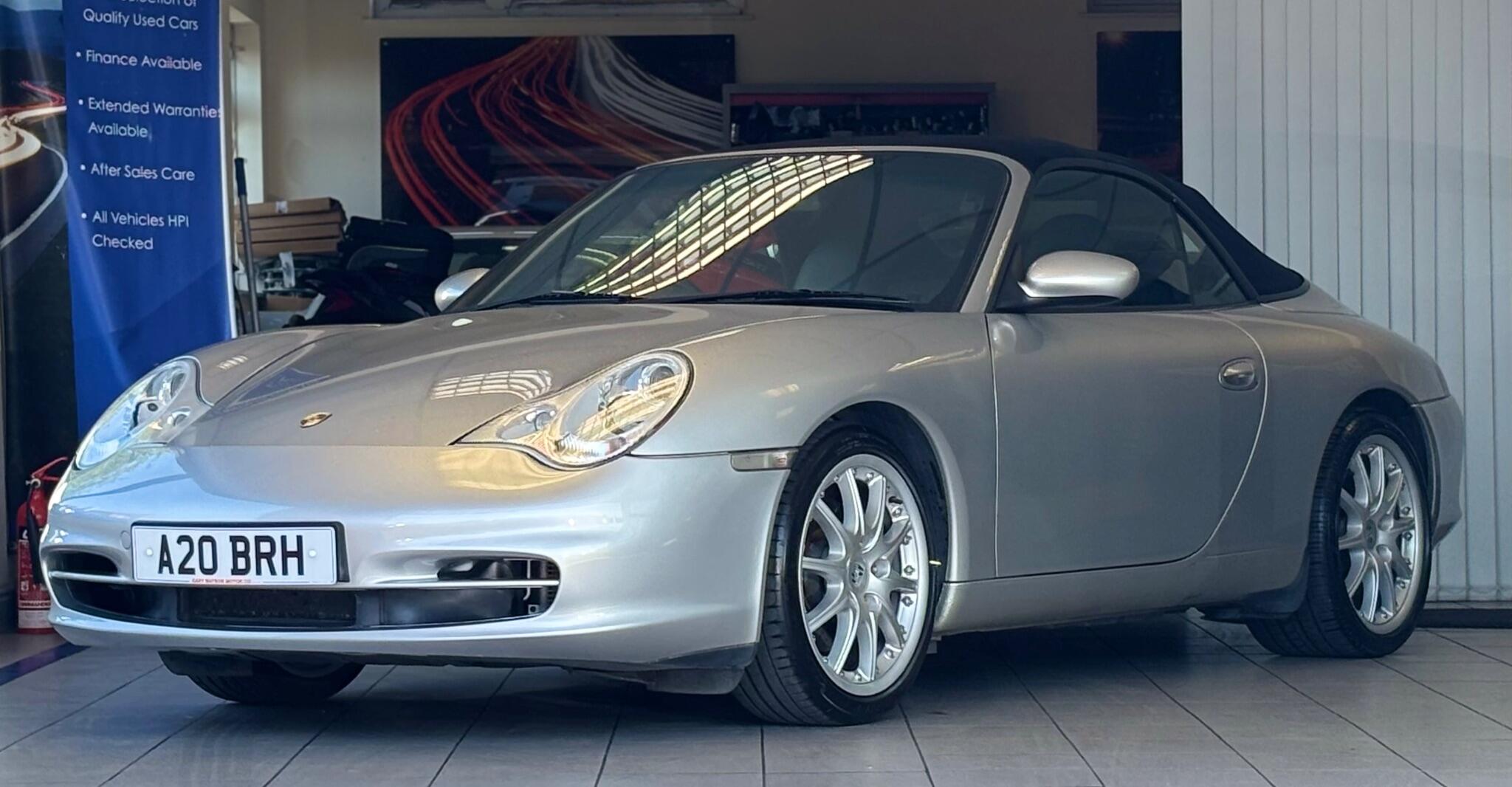 Porsche 911 view 9