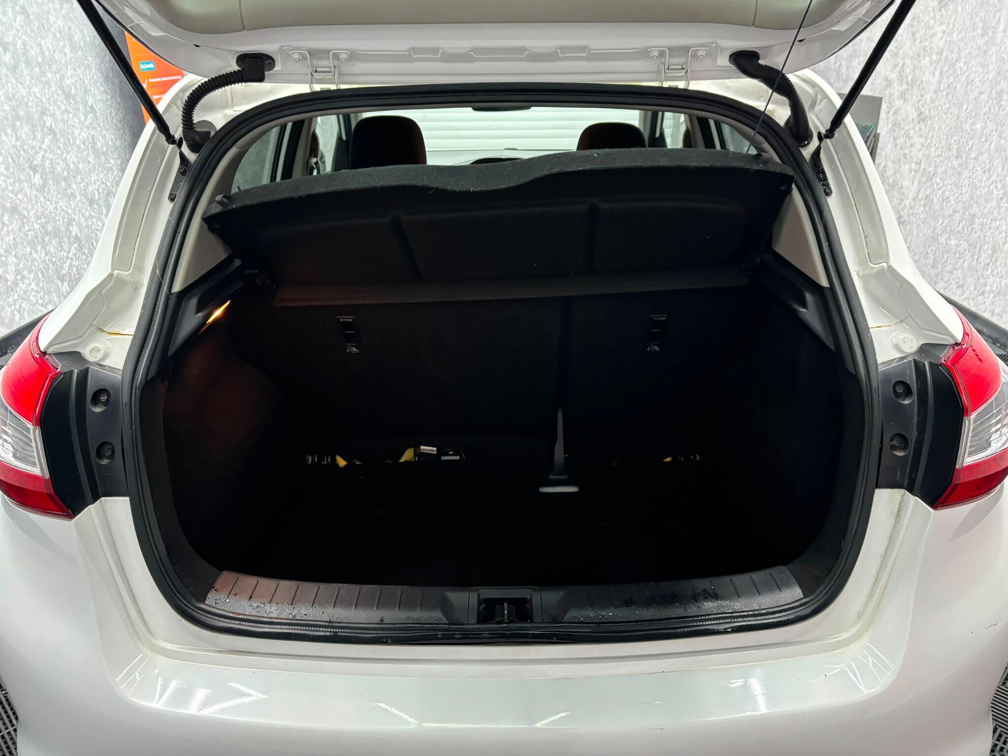 Nissan Pulsar view 23