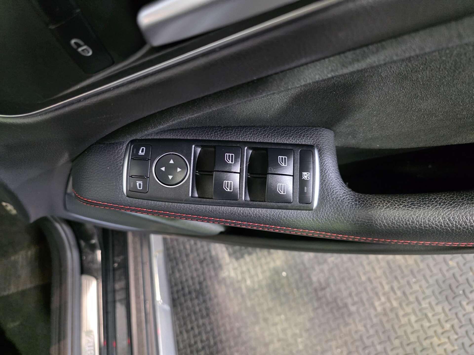 Mercedes-Benz GLA view 44