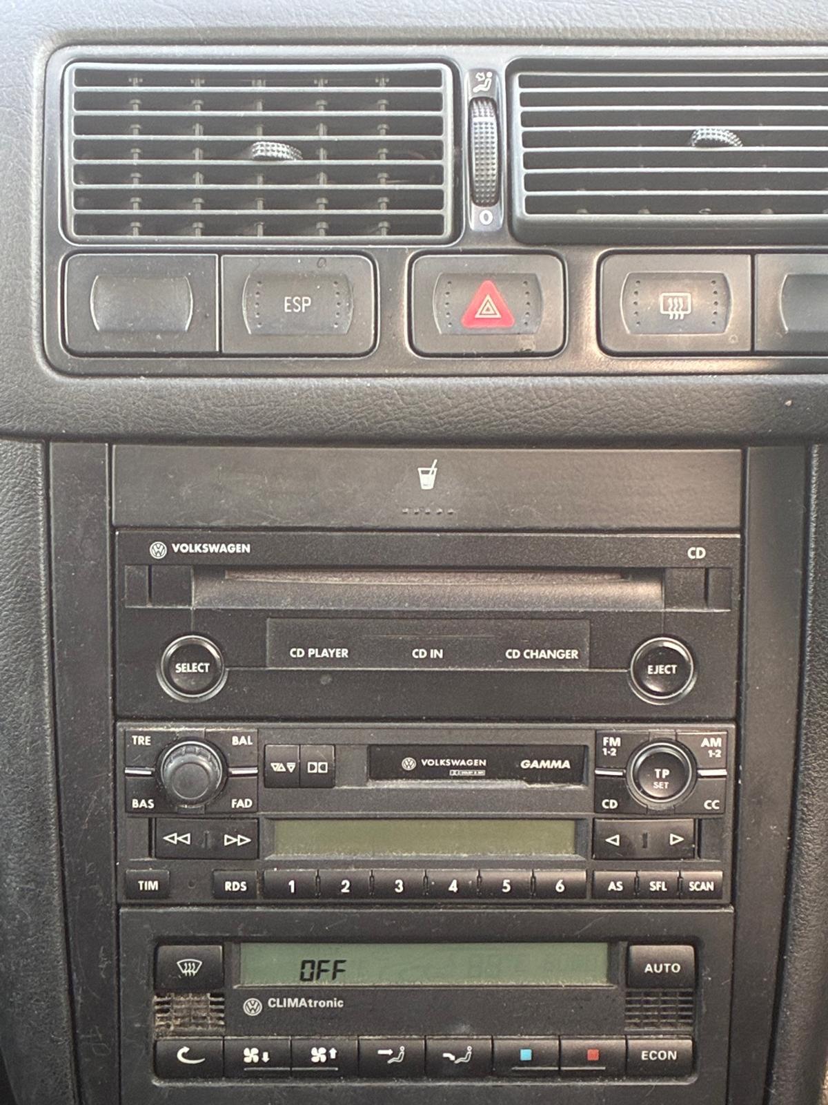 Volkswagen Golf view 17