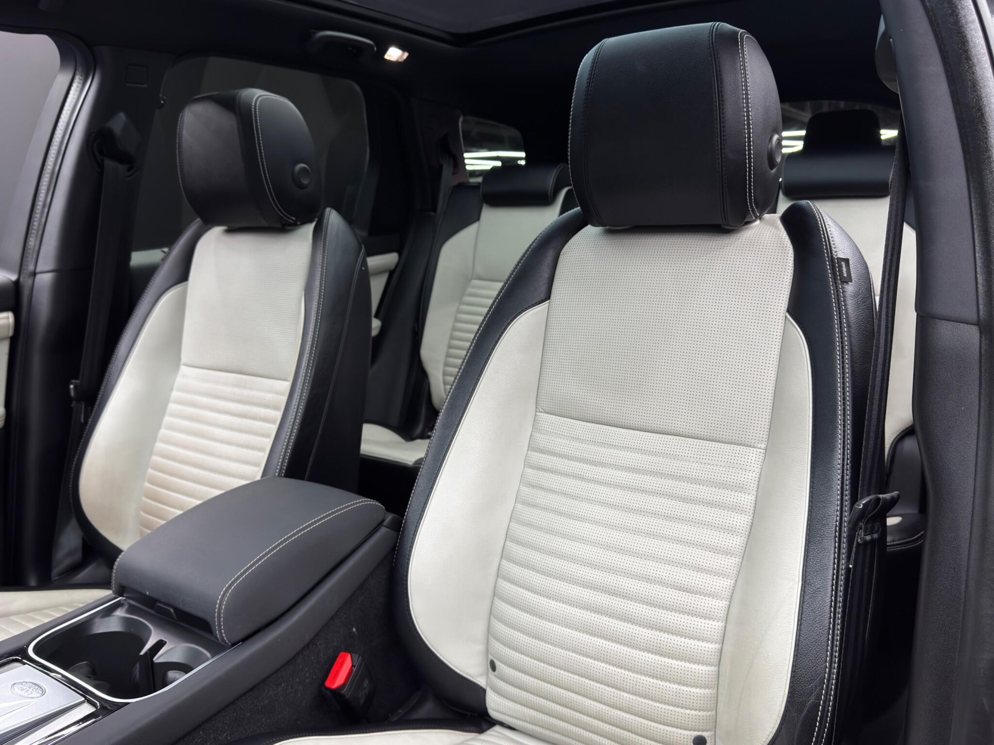 Land Rover Discovery Sport view 14