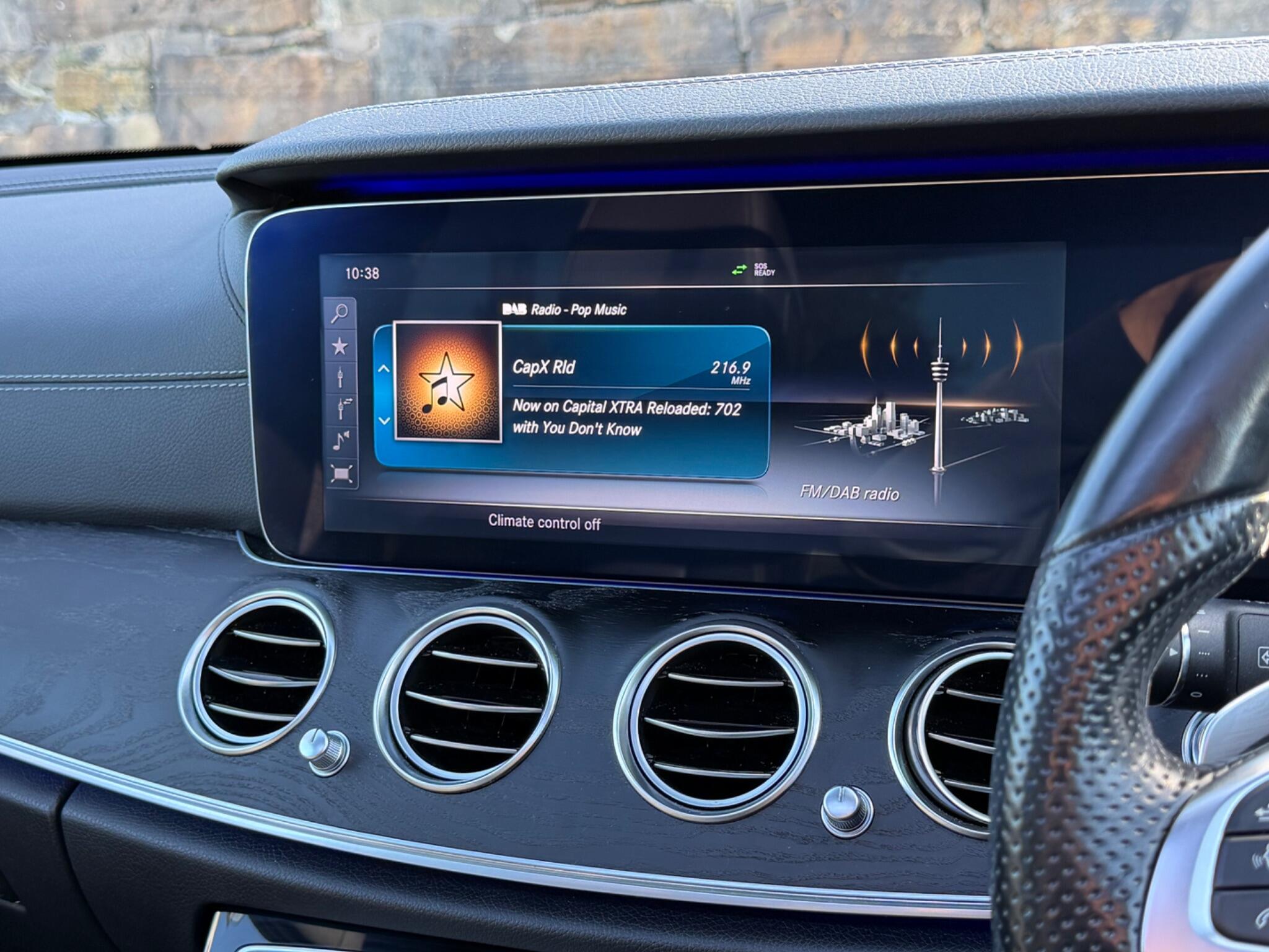 Mercedes-Benz E-Class view 37