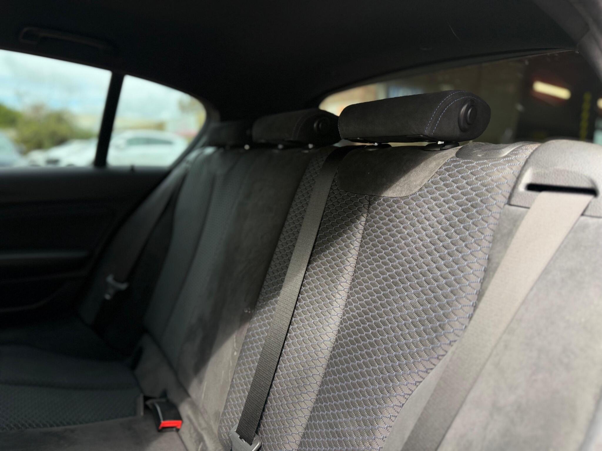 BMW 1 Series view 33