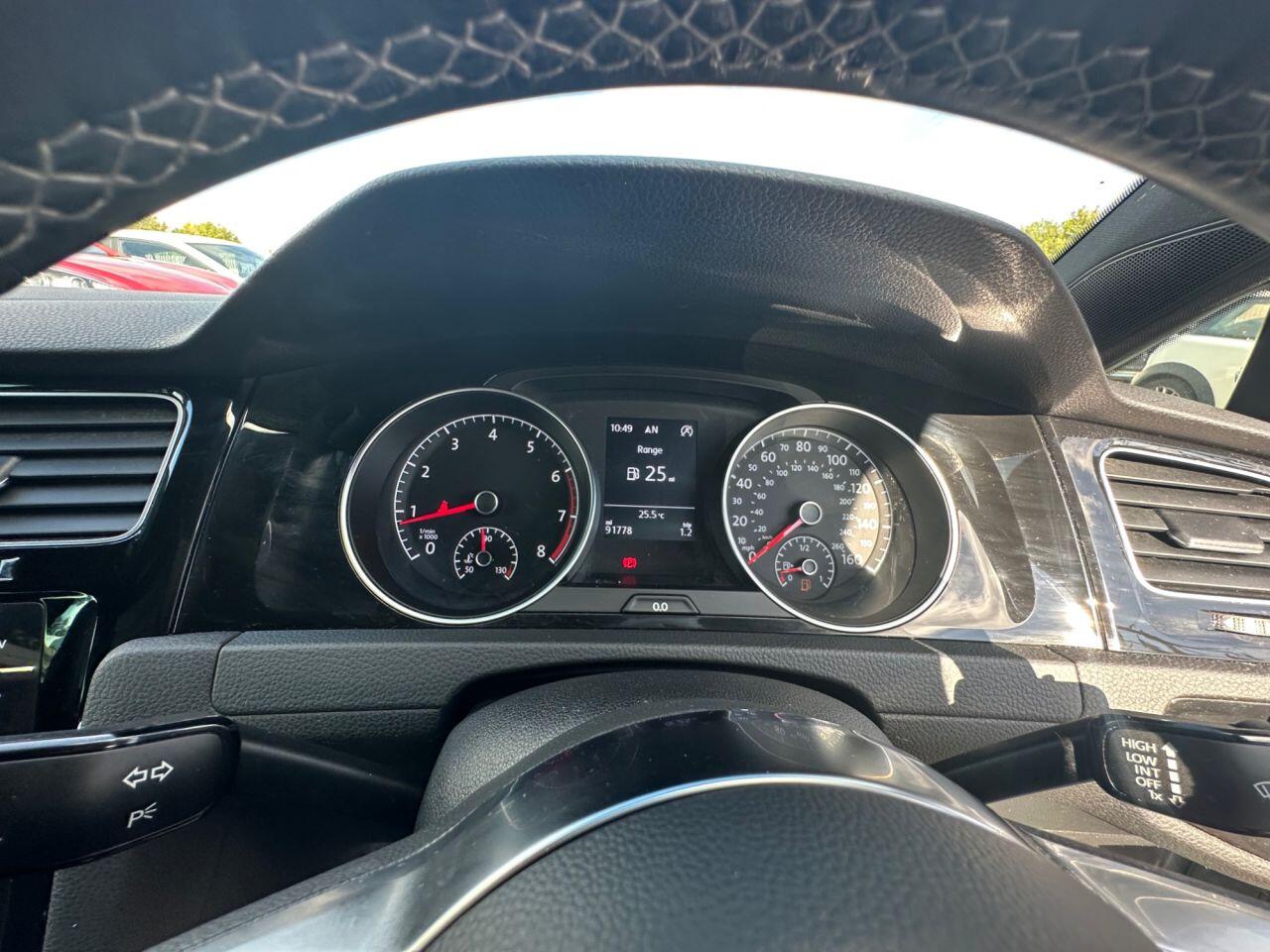 Volkswagen Golf view 44