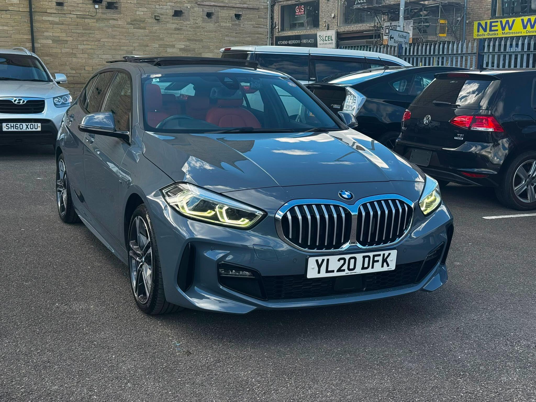BMW 1 Series view 8