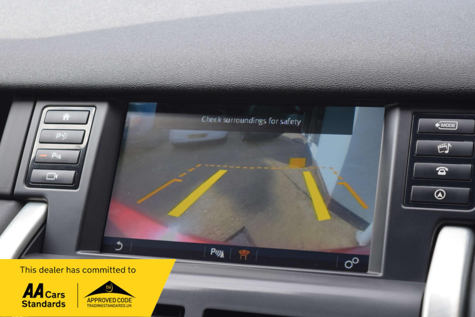 Land Rover Discovery Sport view 46