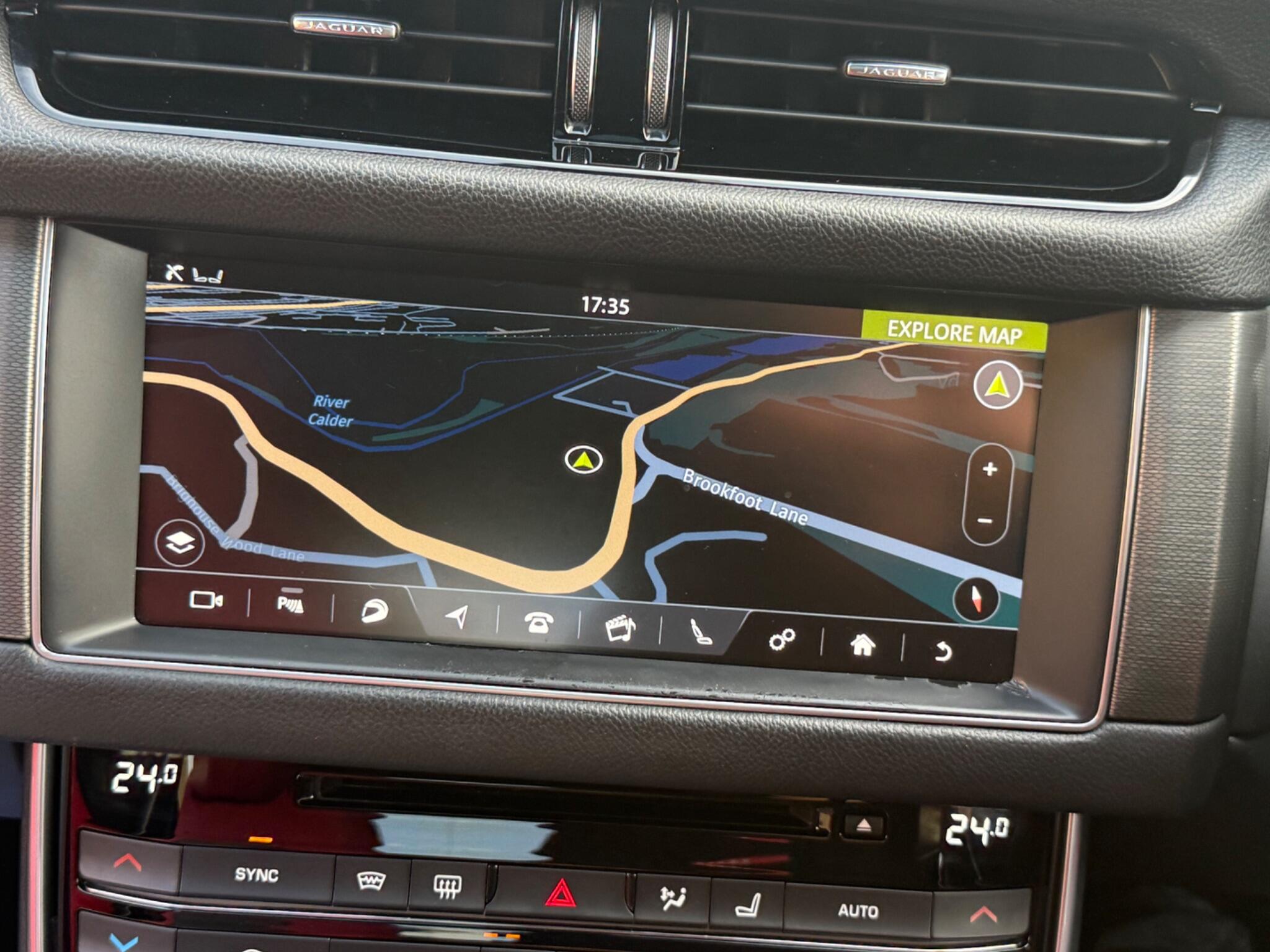 Jaguar XF view 31