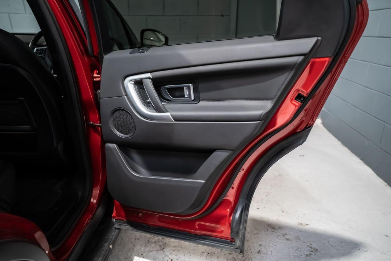 Land Rover Discovery Sport view 23