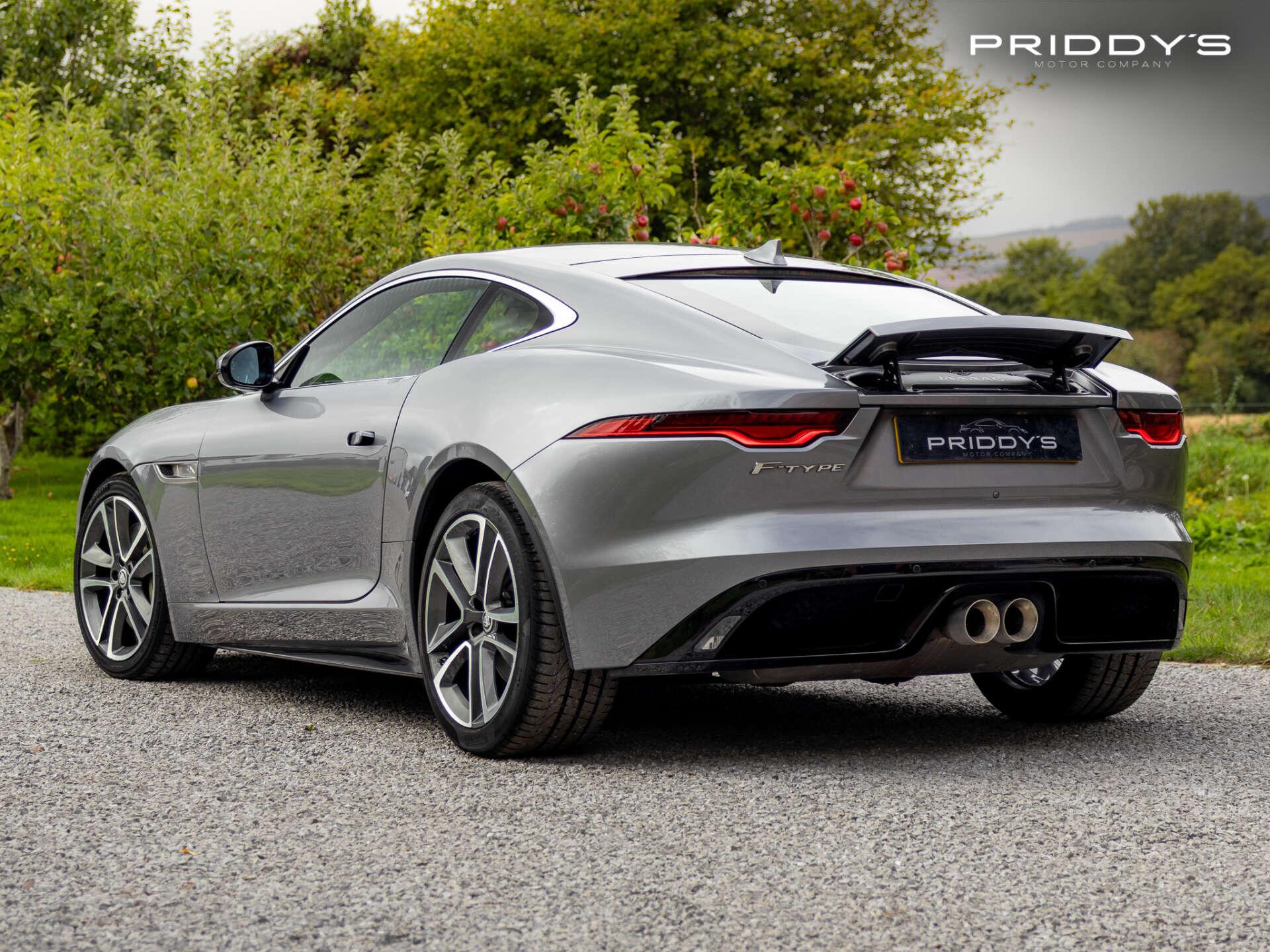 Jaguar F-Type view 3