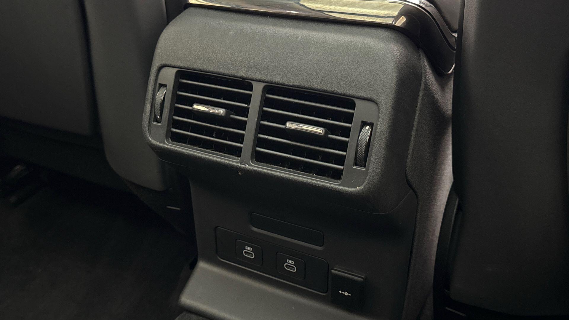 Land Rover Range Rover Velar view 18
