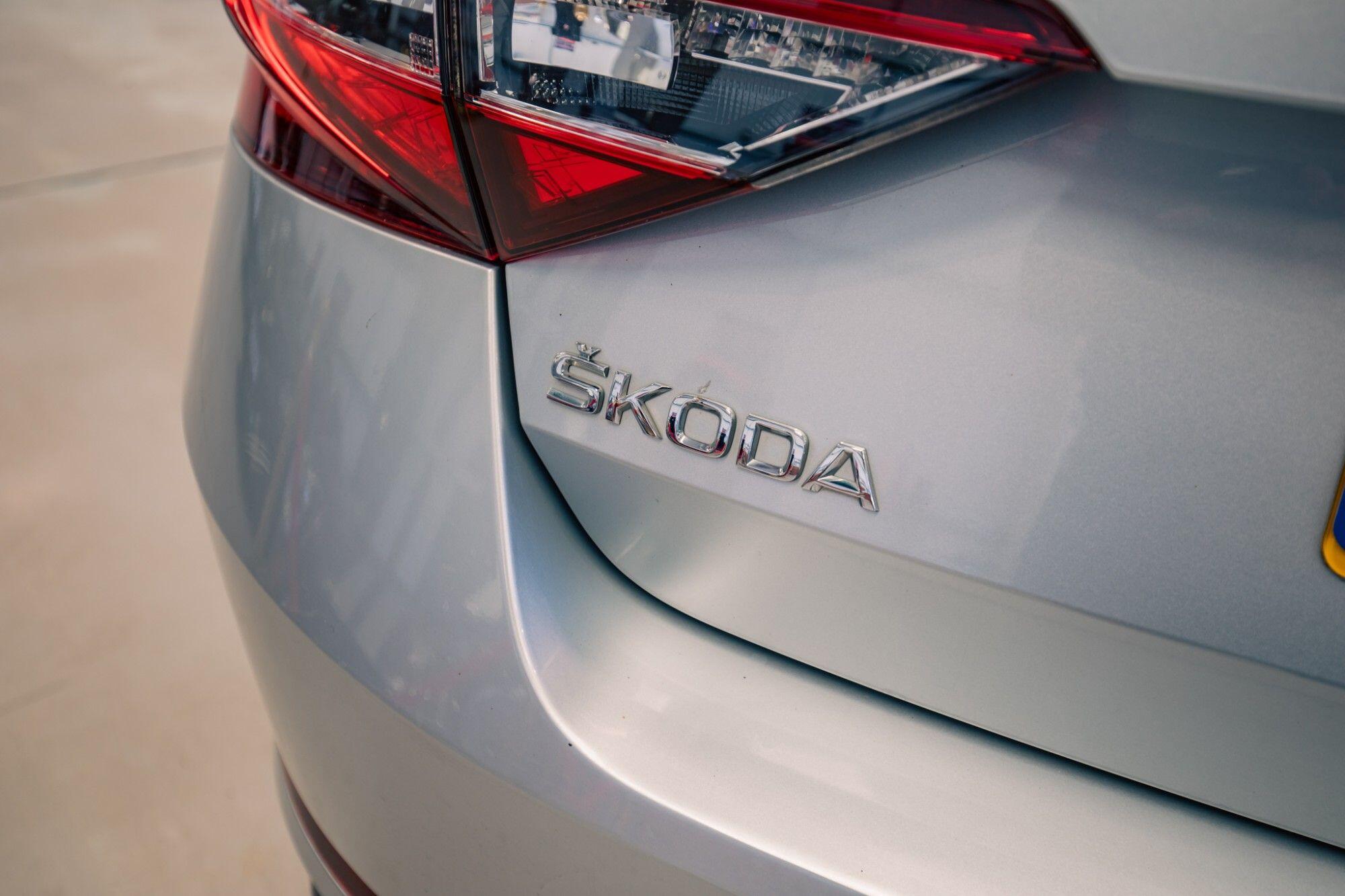 Skoda Superb view 6