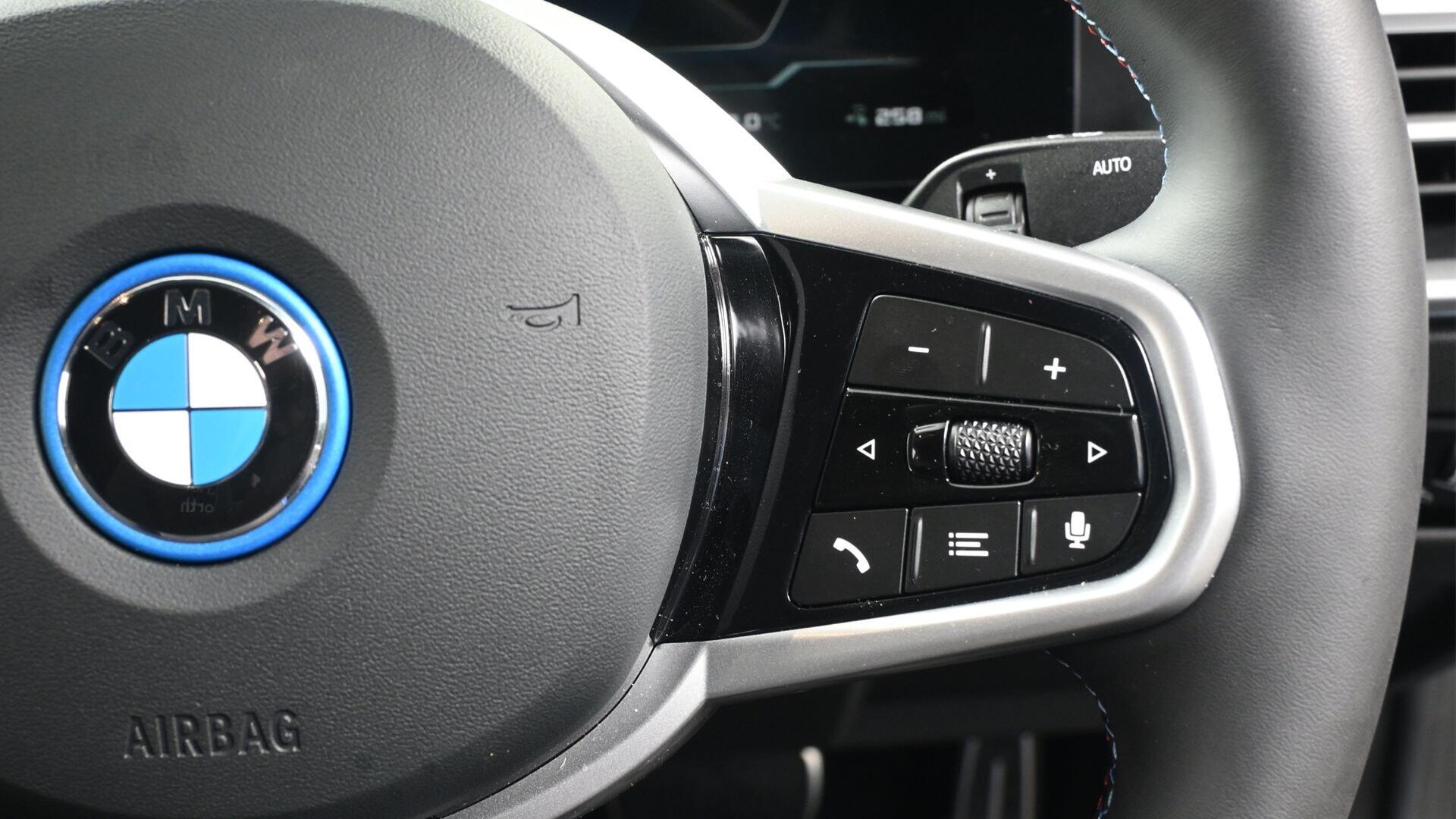 BMW I4 view 19