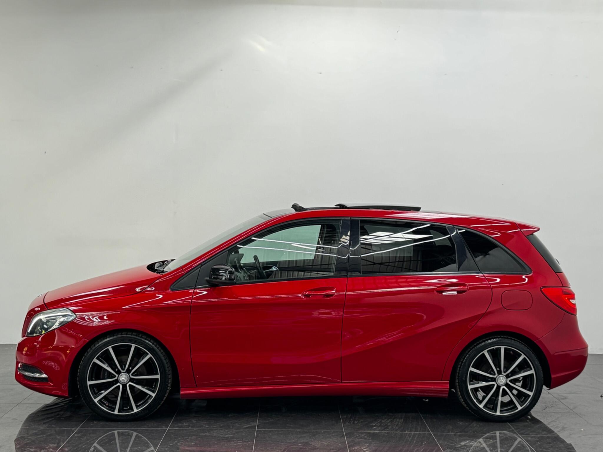 Mercedes-Benz B-Class view 32