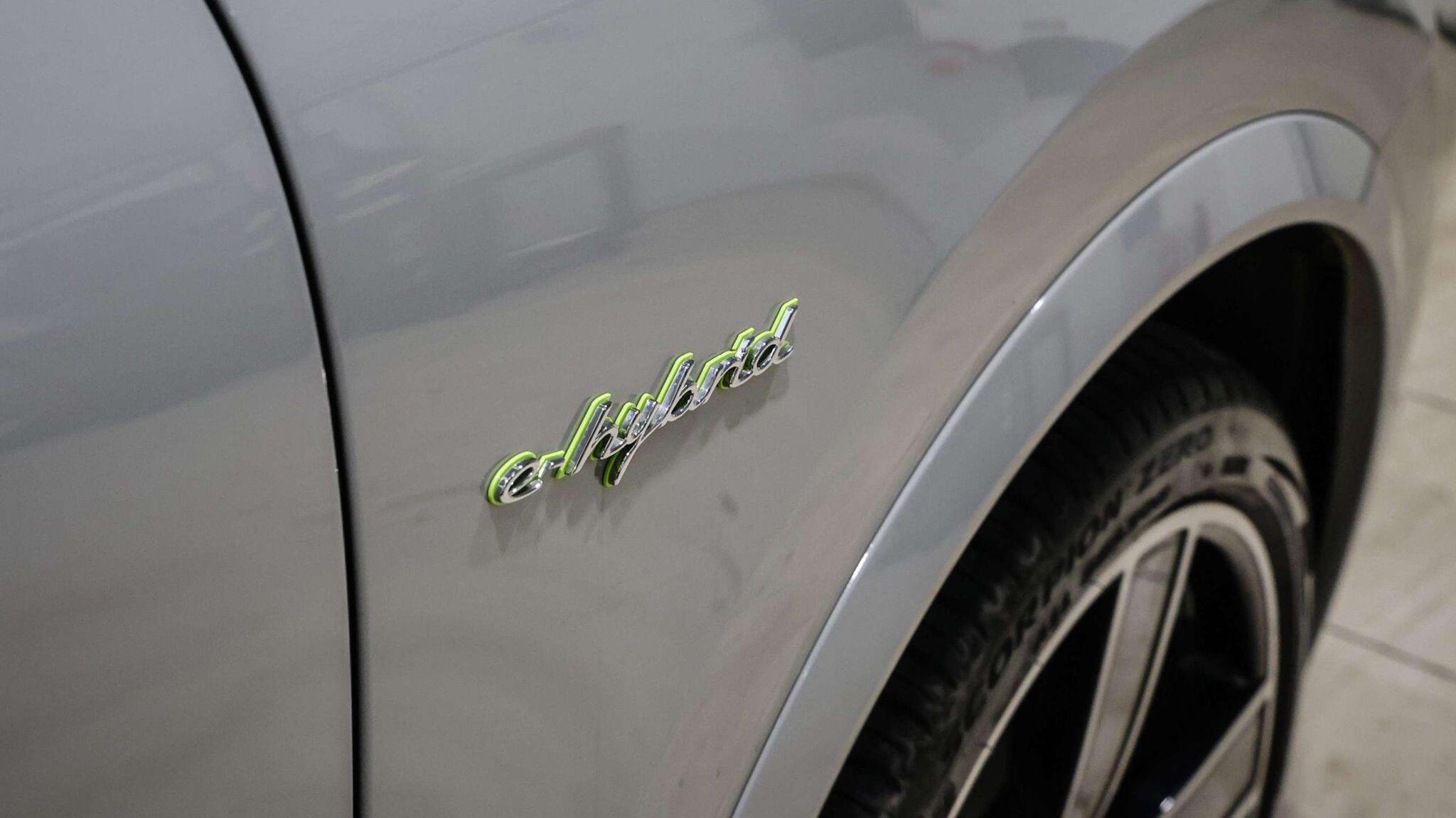 Porsche Cayenne view 24