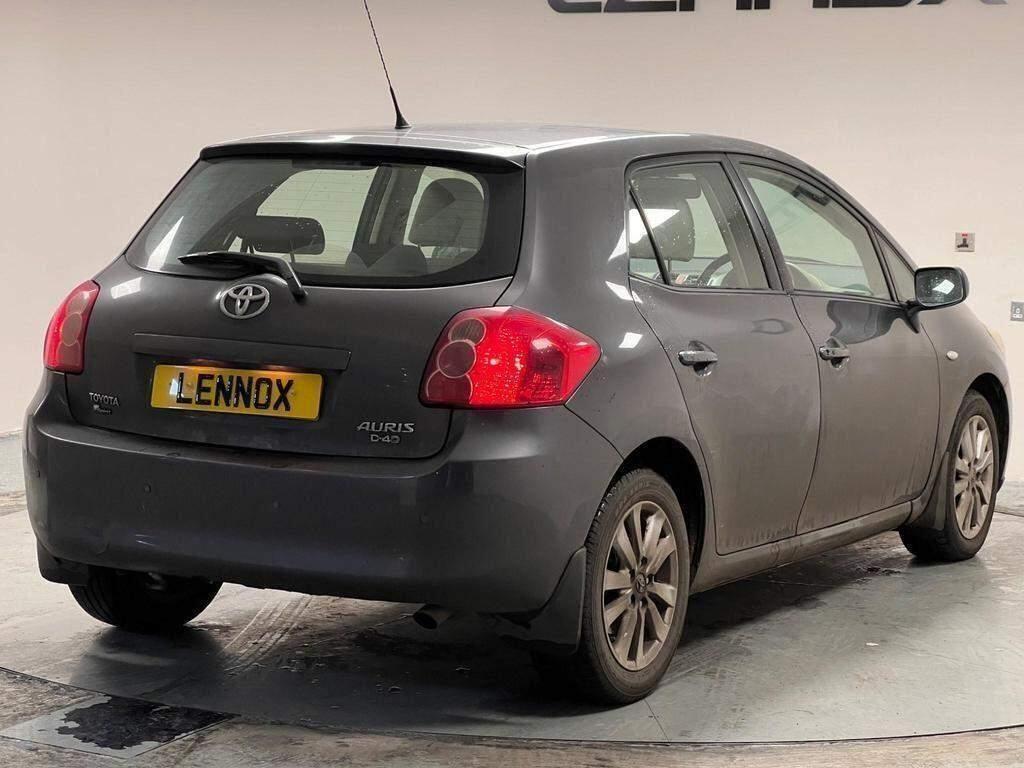 Toyota Auris view 8