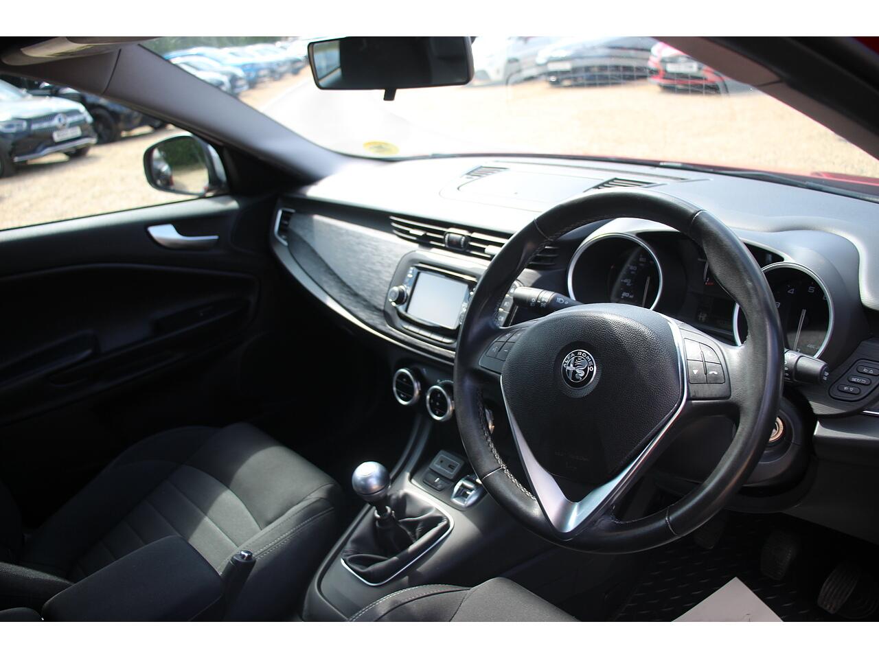 Alfa Romeo Giulietta view 13