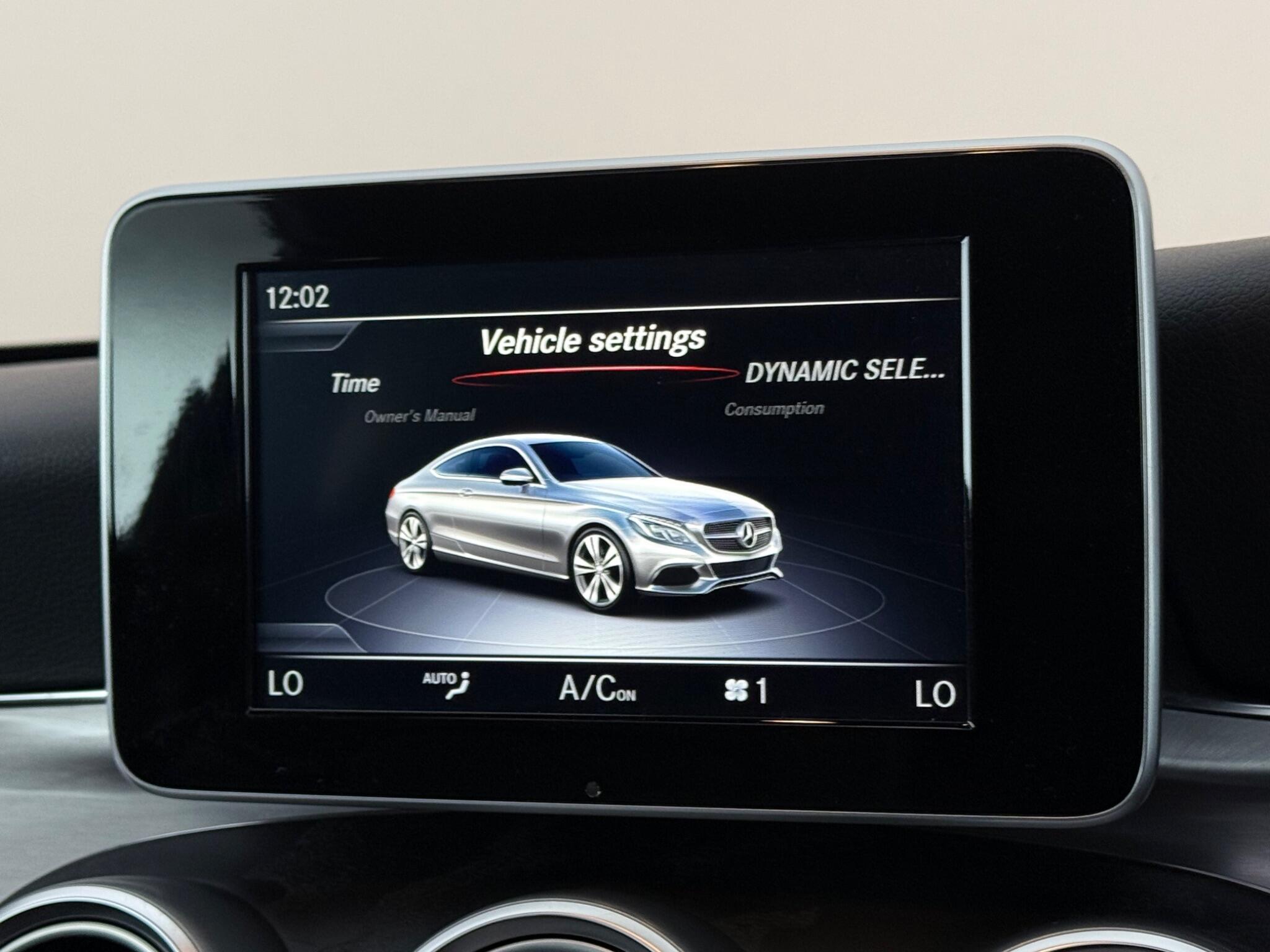 Mercedes-Benz C-Class view 27