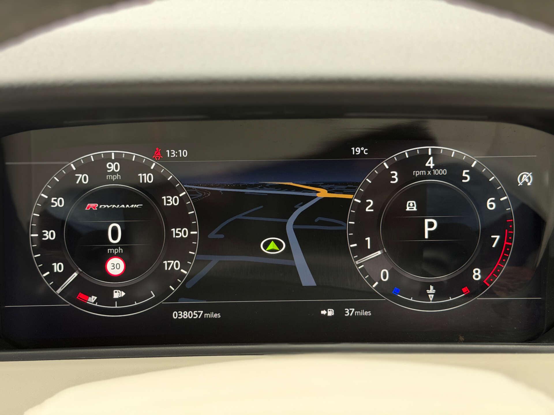 Land Rover Range Rover Velar view 34