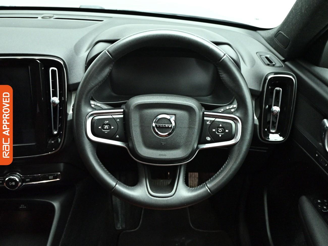 Volvo XC40 view 9
