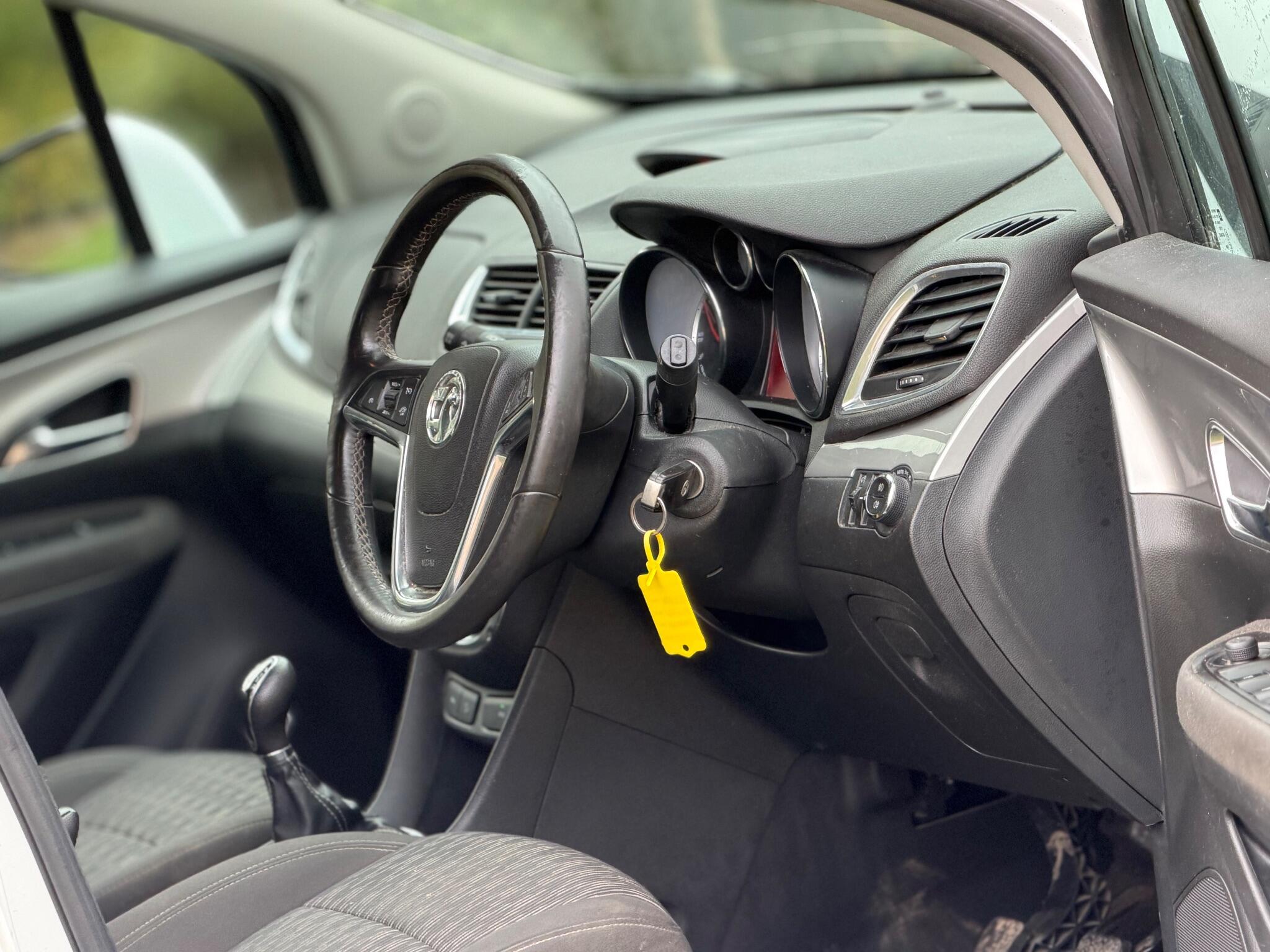 2014 Vauxhall Mokka 1.7 CDTi Exclusiv 4WD Euro 5 (s/s) 5dr image 15