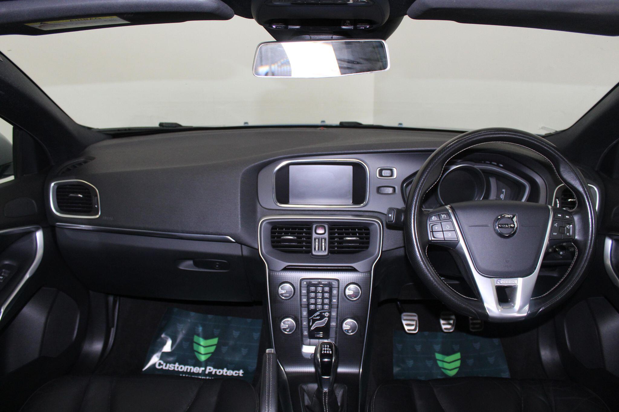 Volvo V40 view 28
