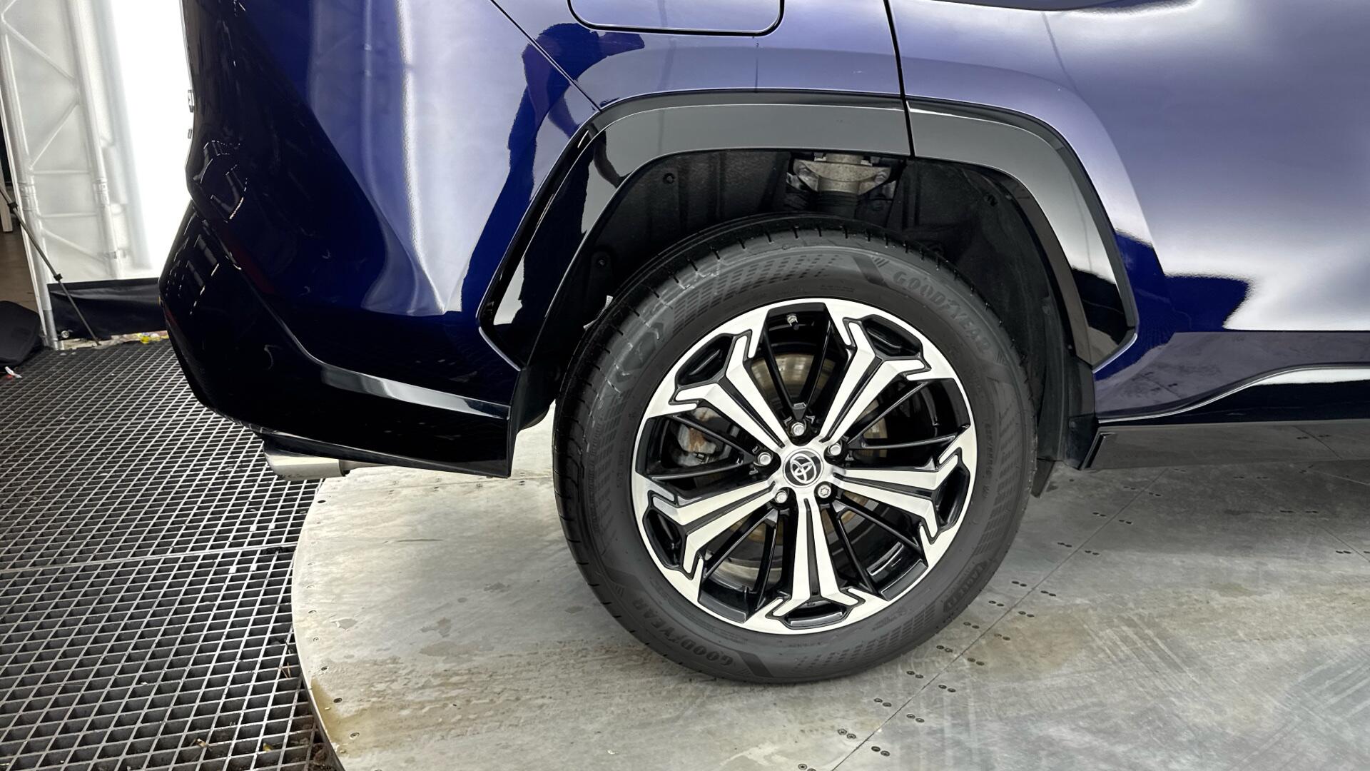 Toyota RAV4 view 21