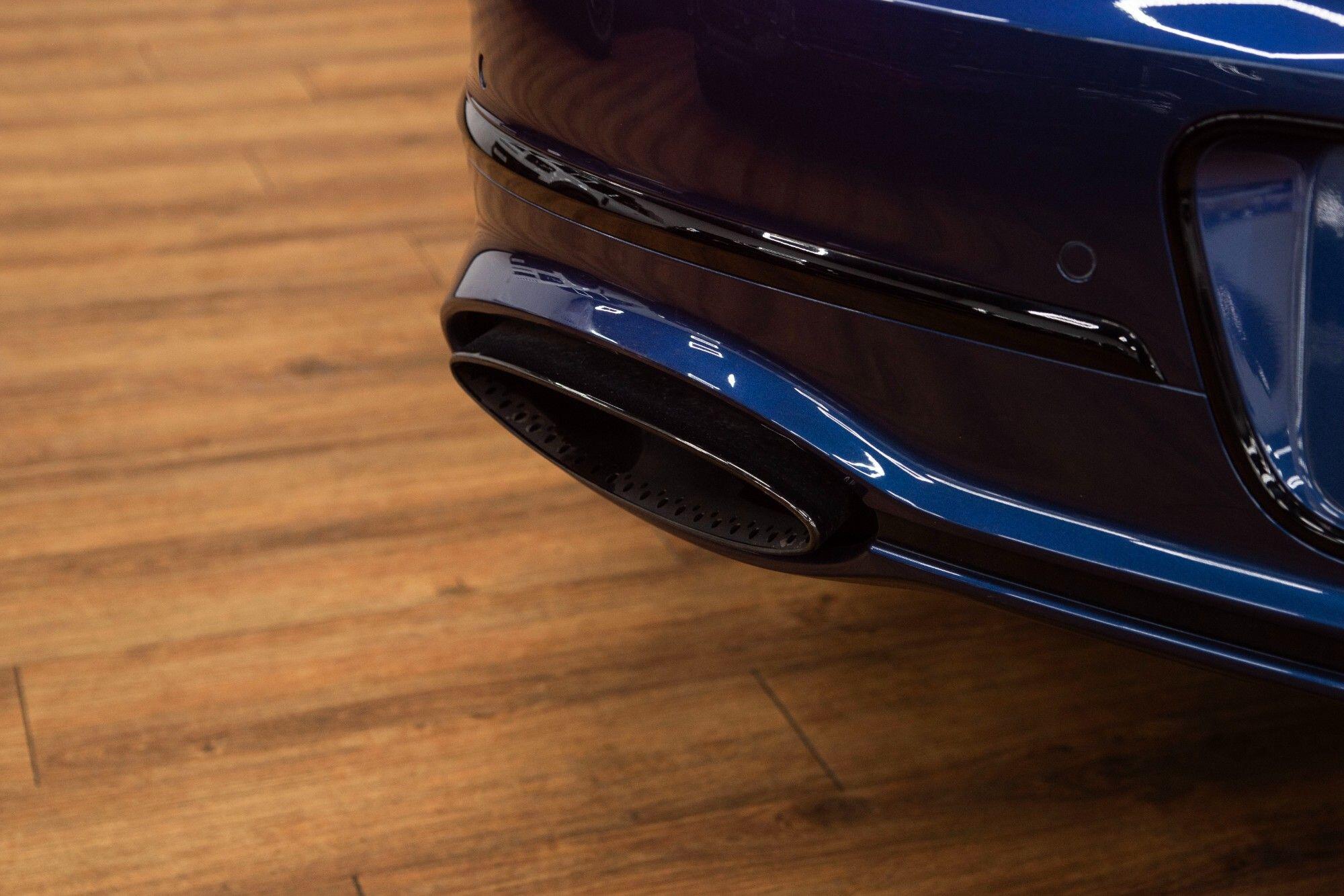 Bentley Flying Spur view 23