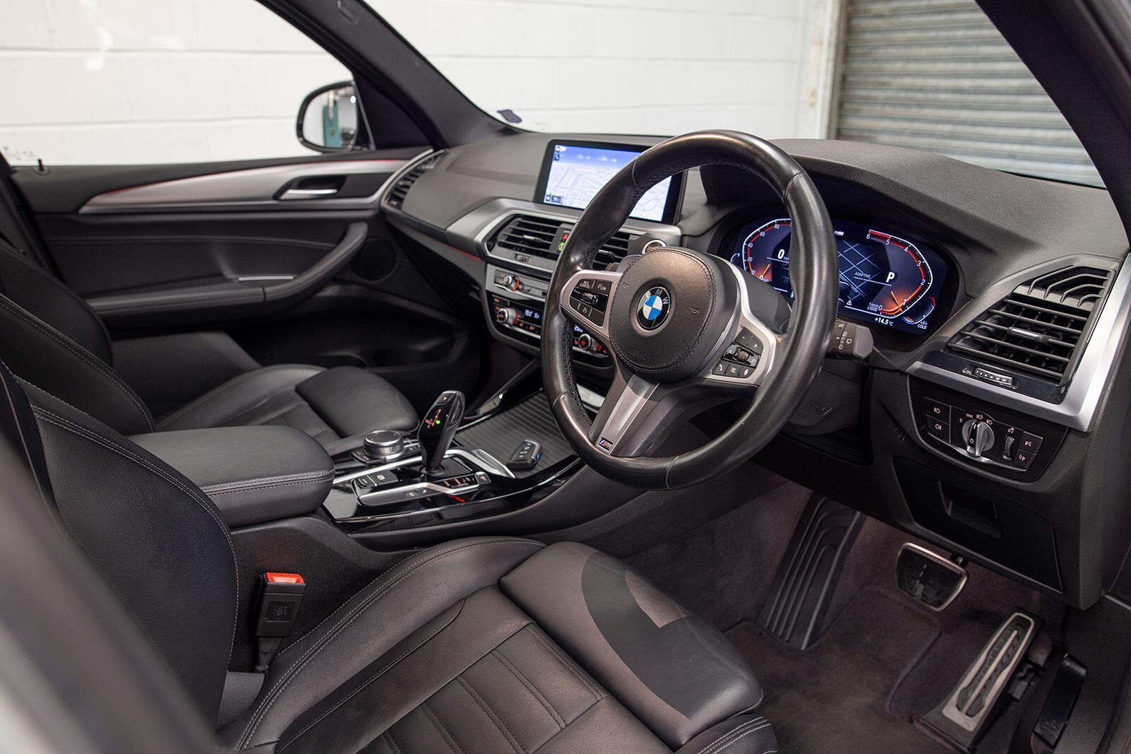 BMW X3 view 12