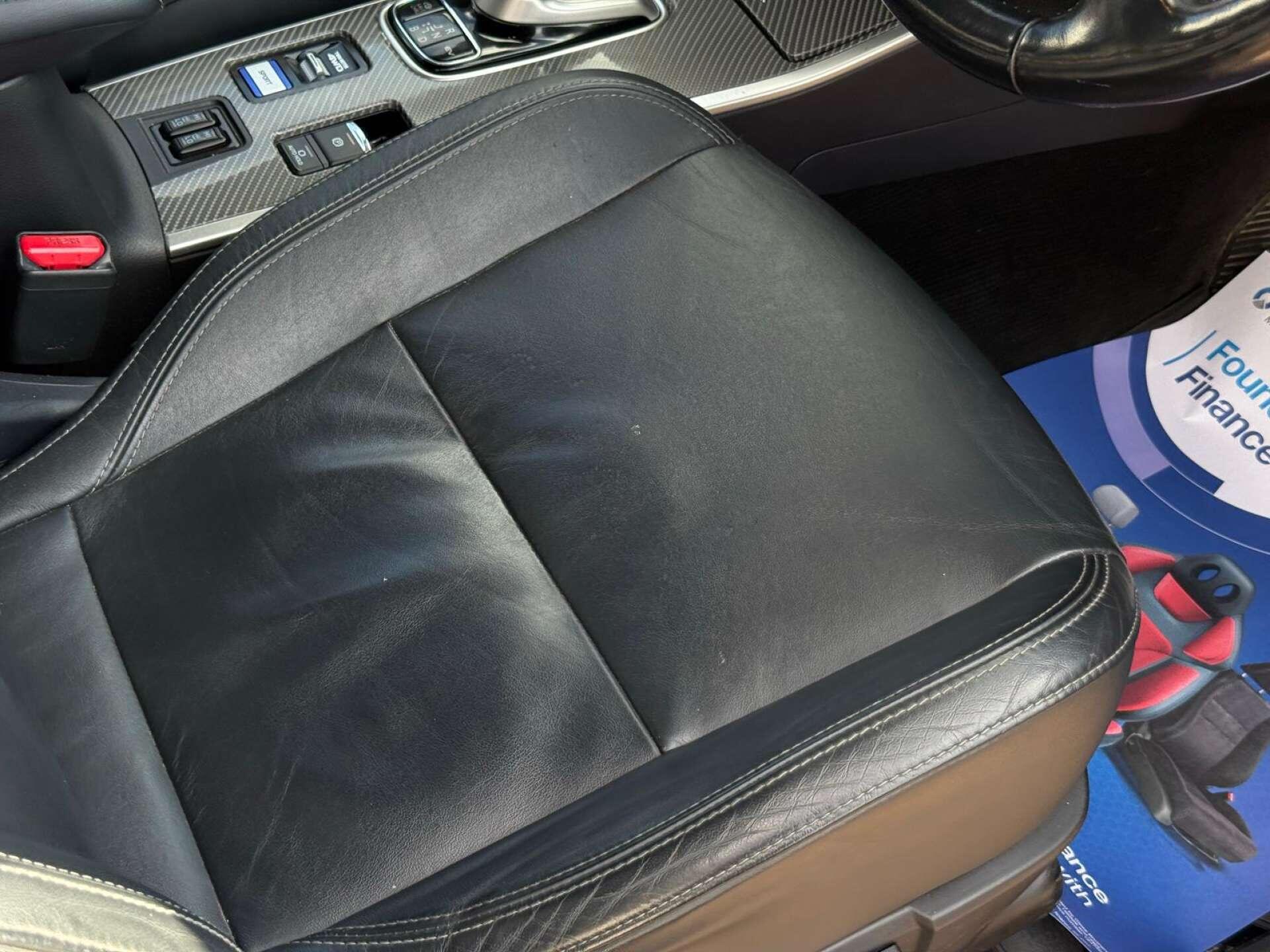 Mitsubishi Outlander view 24