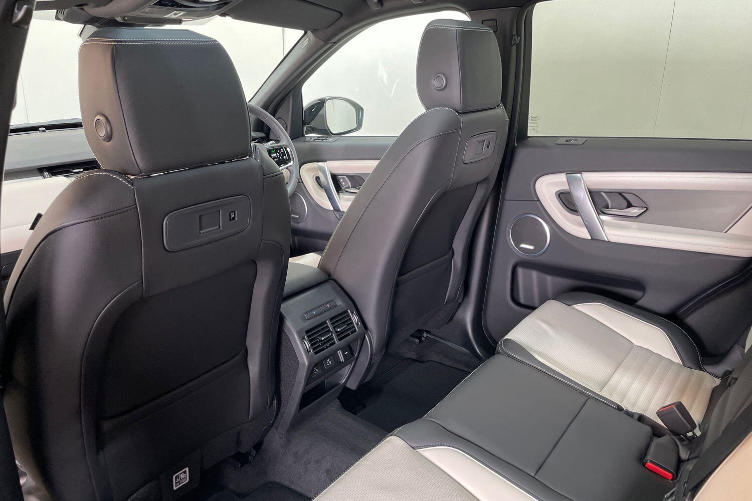 Land Rover Discovery Sport view 13