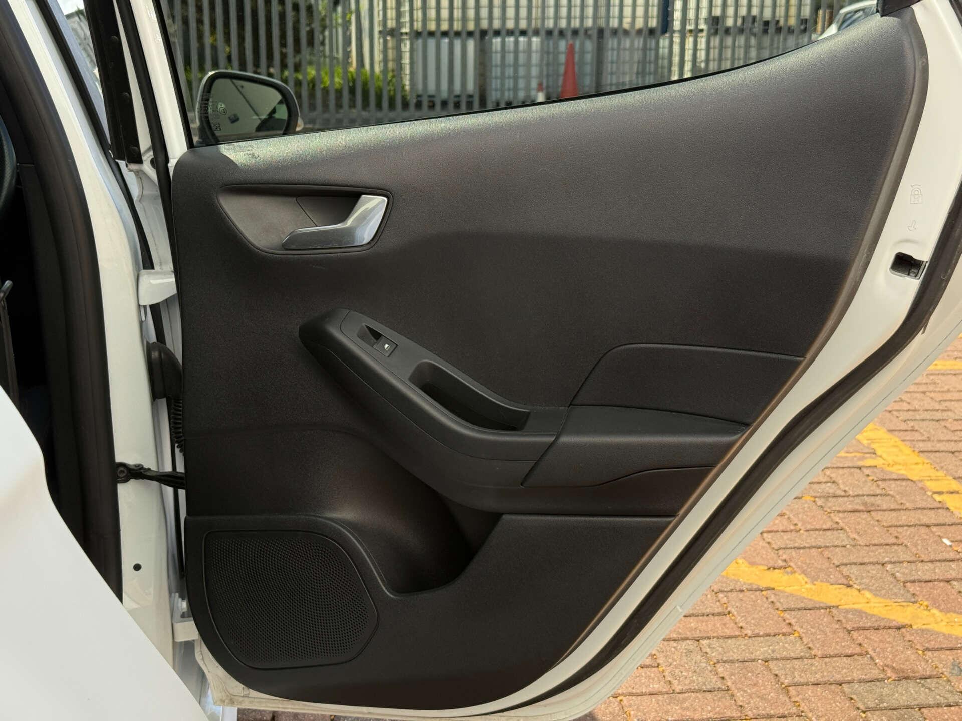 Ford Fiesta view 26